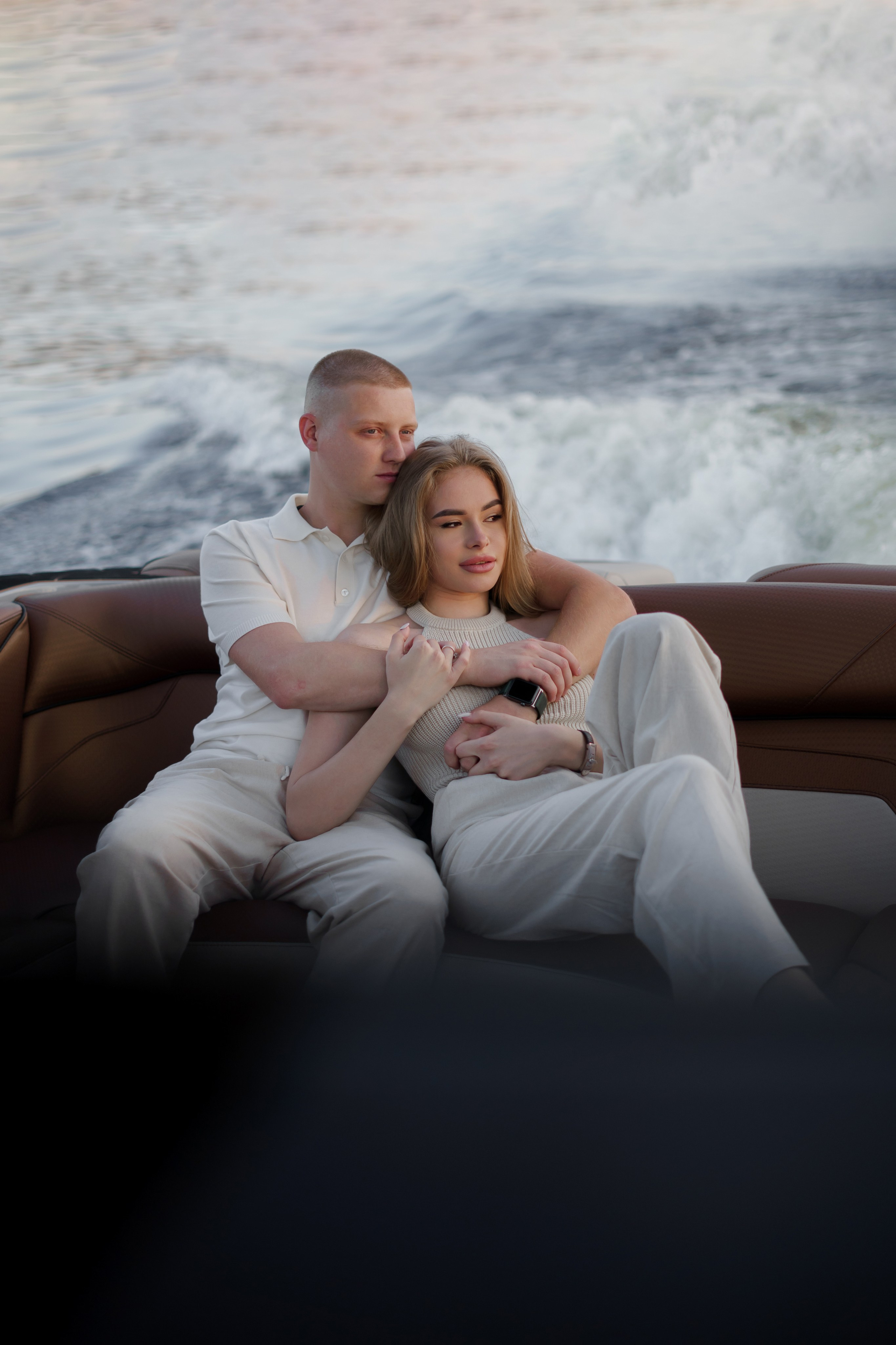 Рома и софа. Фотограф Валерия Крахмалева