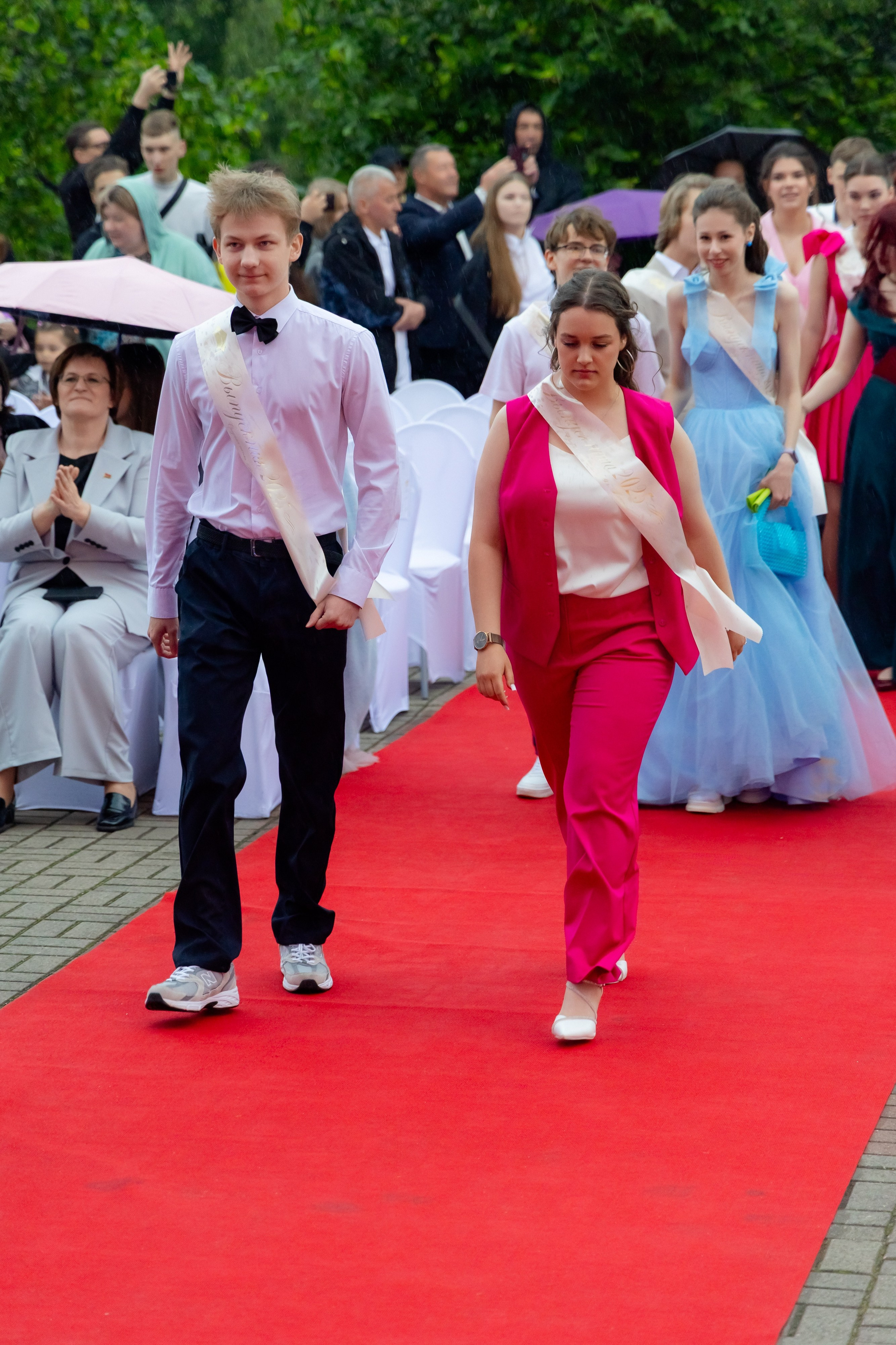 Школьный выпускной 2025 год в Минске, Беларуси. Свадебный фотограф в Минске/Беларуси Сергей Спиридонов
