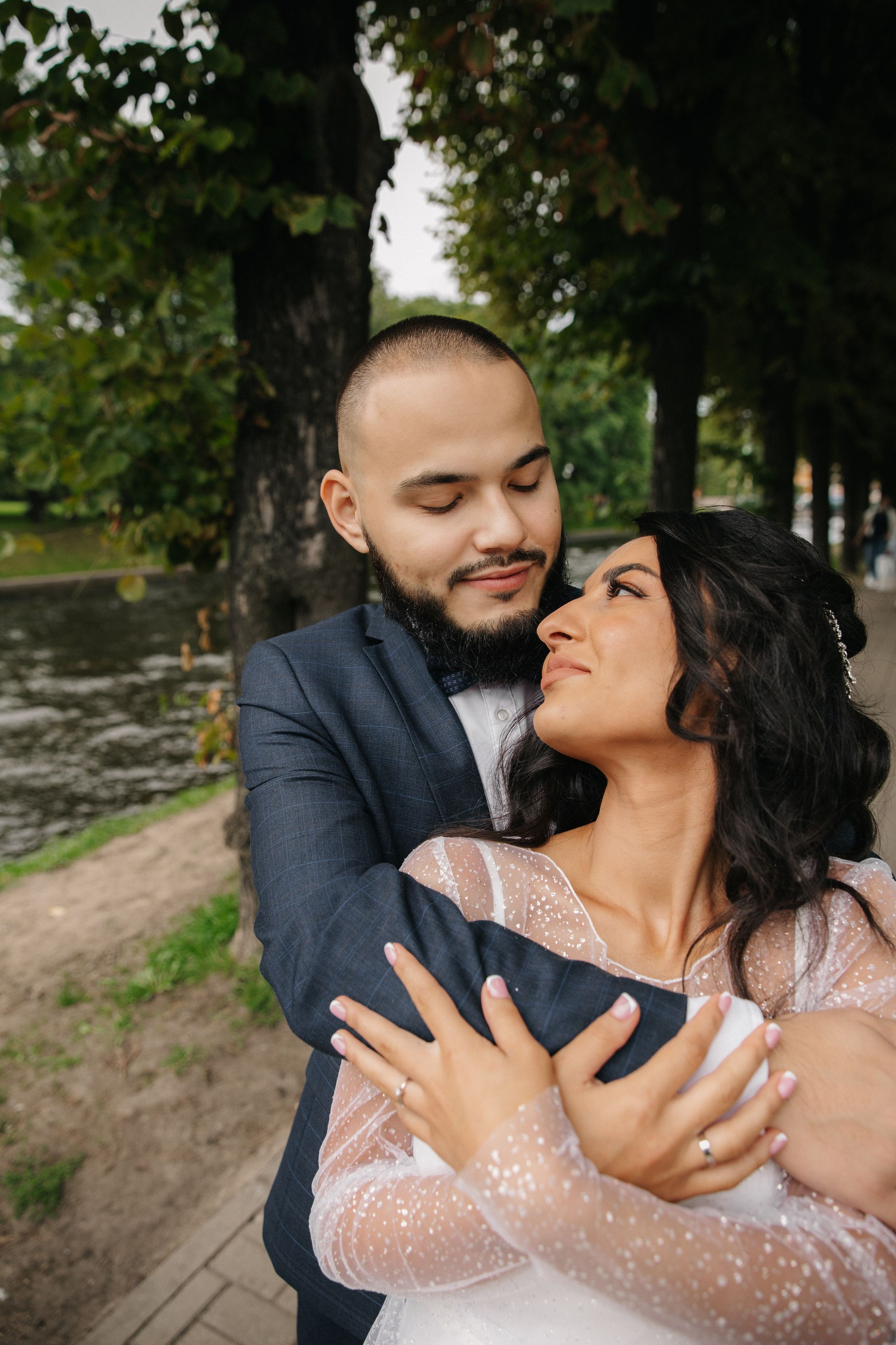 ВЫБОРГСКИЙ ЗАГС | июль, центр. Свадебный фотограф в Санкт-Петербурге Полина Корзухина