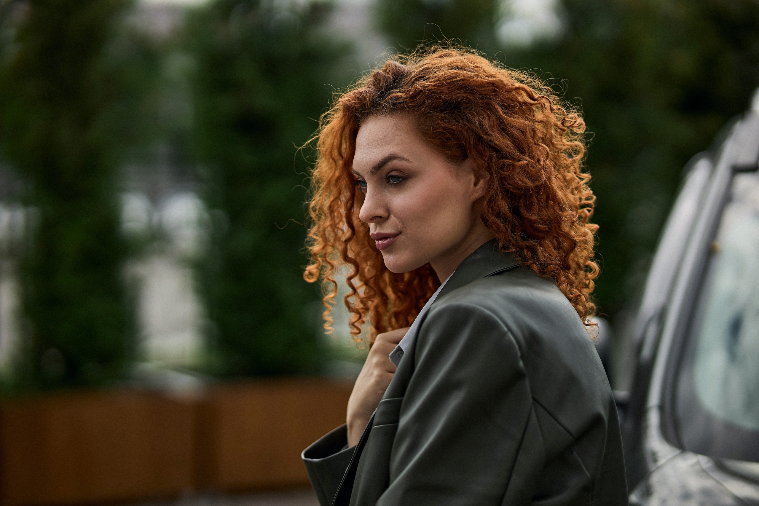 Женский портрет при естественном освещении