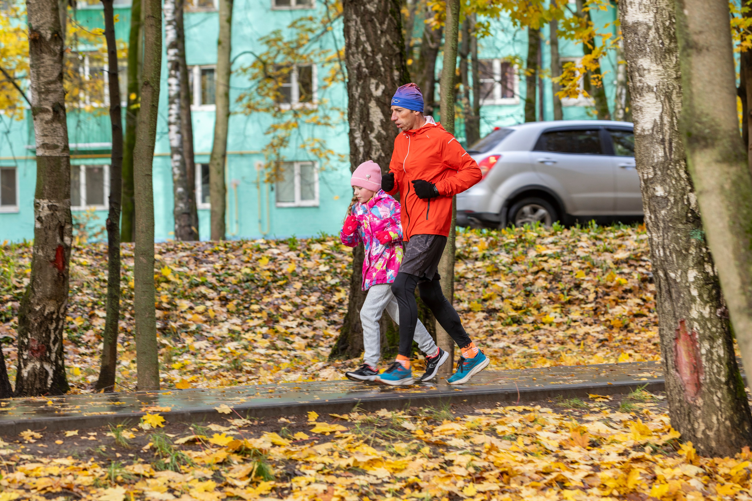 5 вёрст в городском парке Лобня 18.10.25. Фотограф Сергей Ловкий