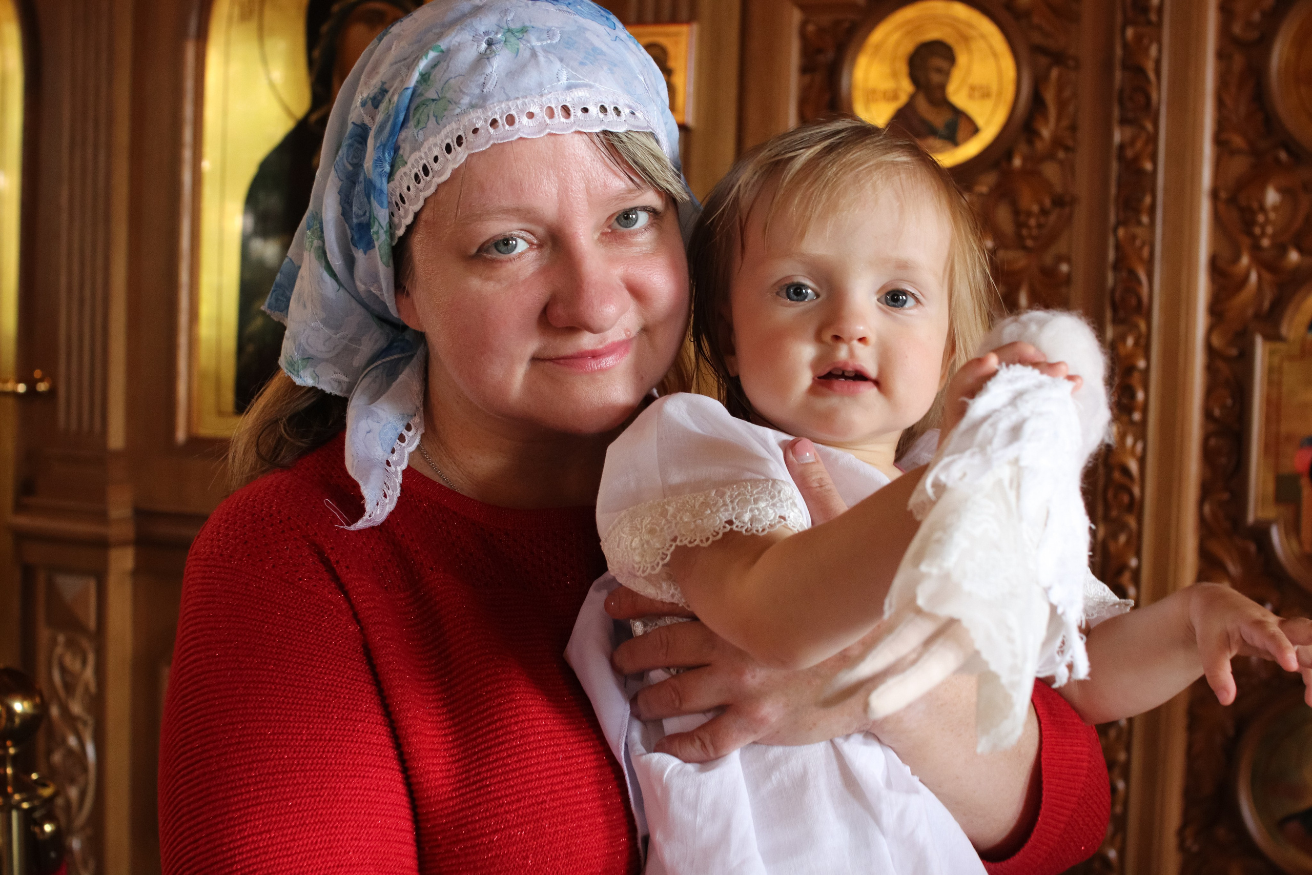 Крещение в храме Жён-Мироносиц в Марьино, базовая цветокоррекция. Фотограф на крещение/венчание