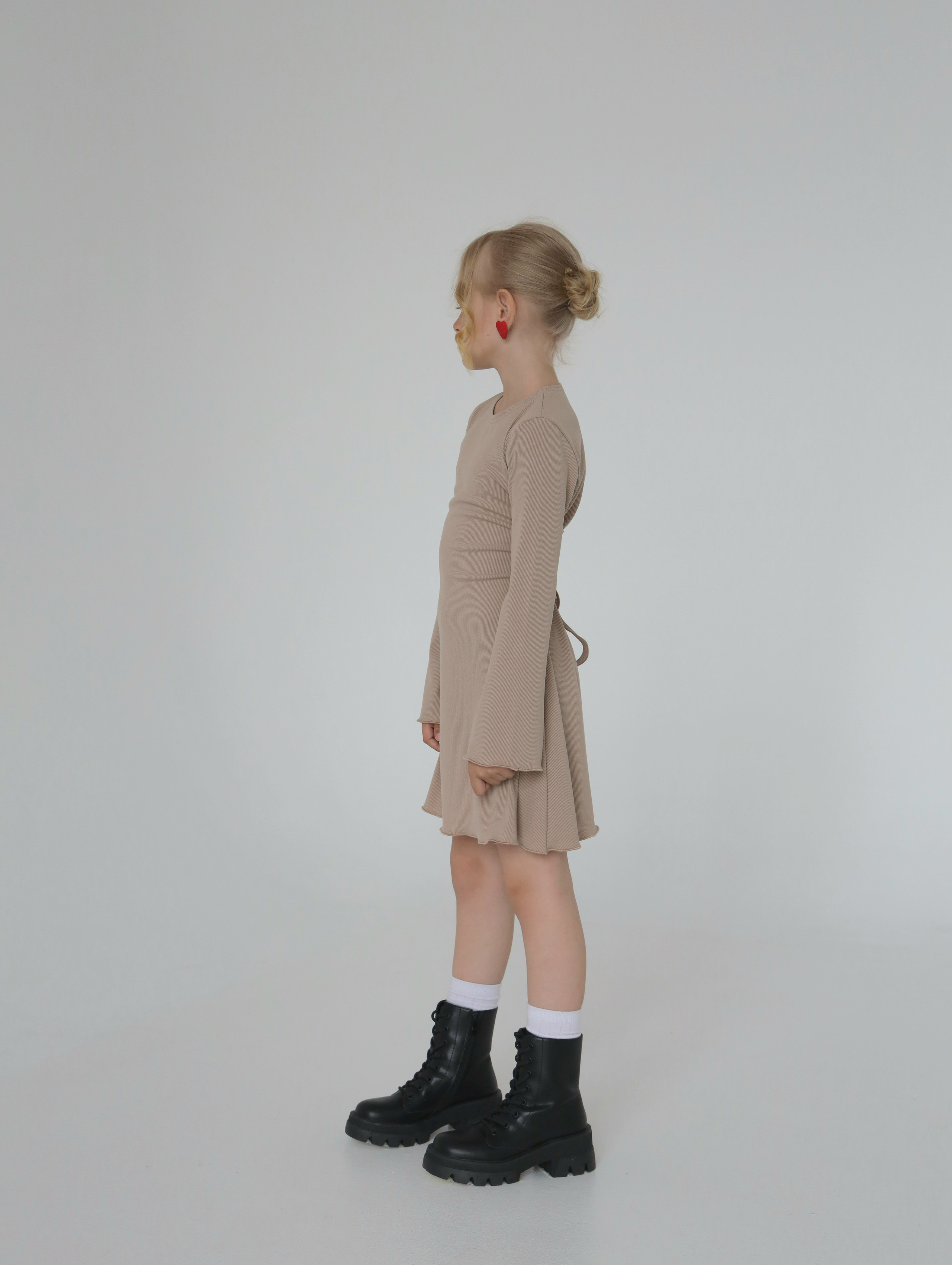 Каталожная съемка детской одежды для маркетплейса. Фотограф в Новосибирске Анна Полторацкая