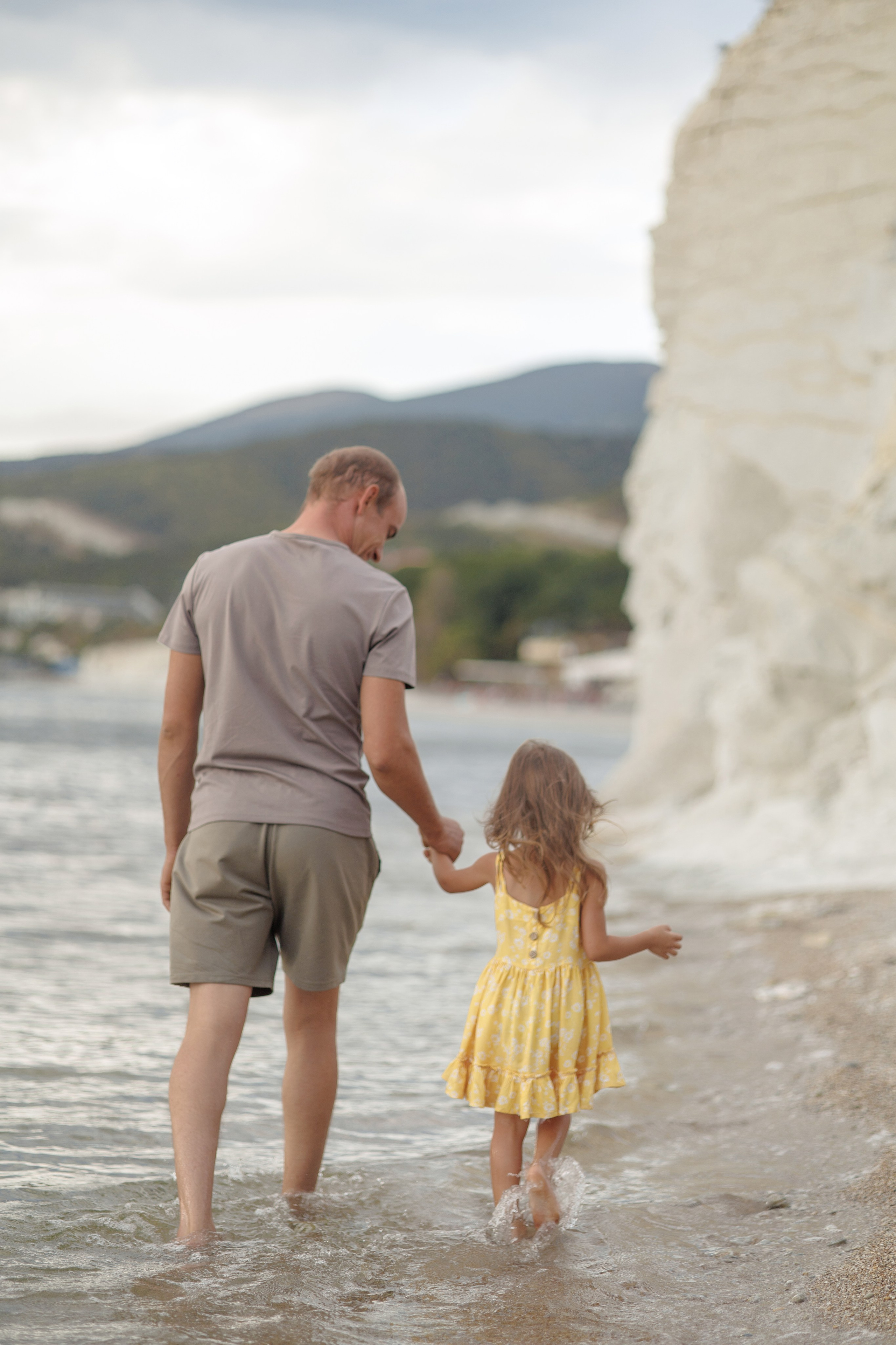На пустынном пляже. Семейный и портретный фотограф в Геленджике Любовь Бодрова