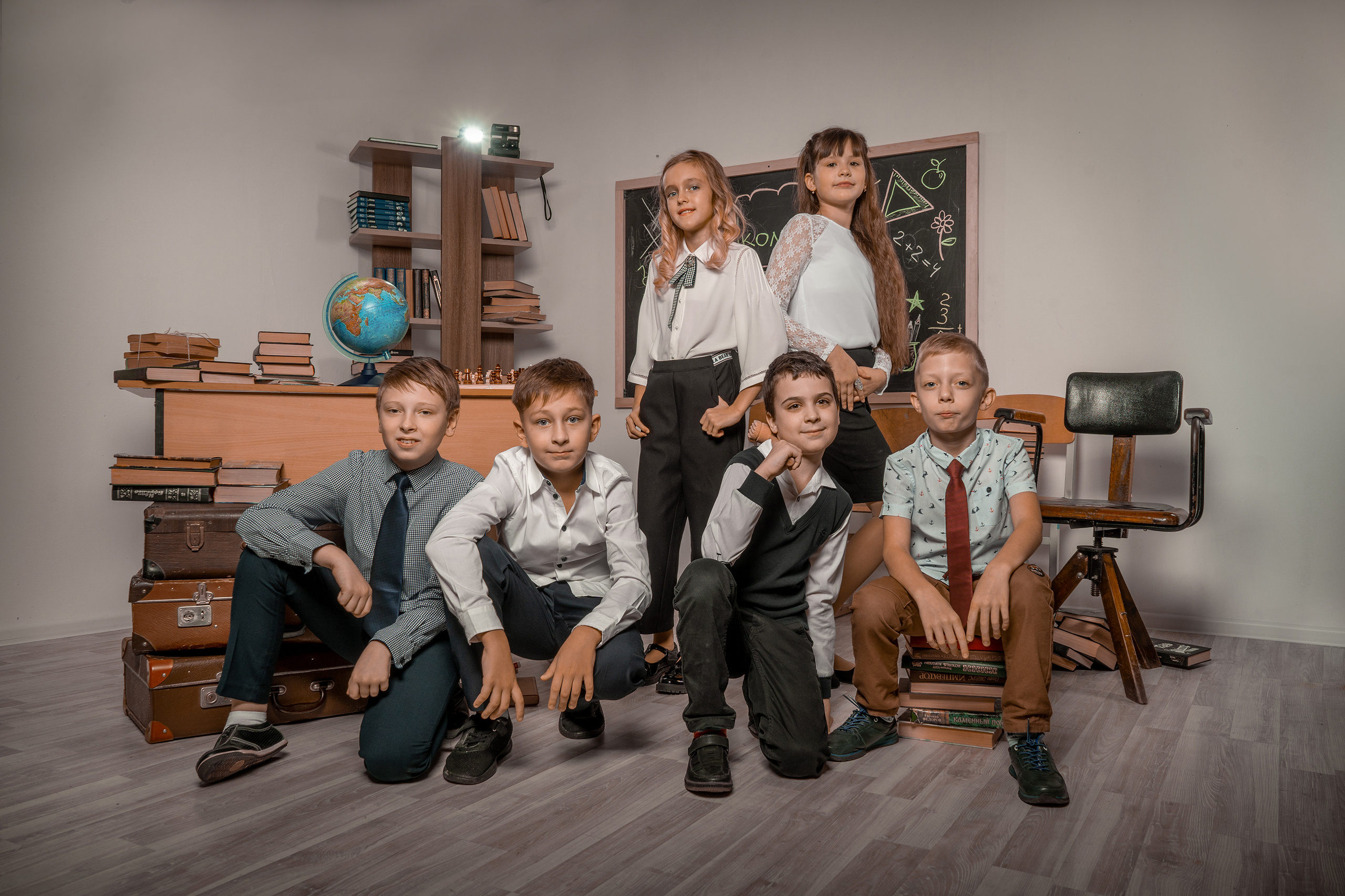 Выпускные портреты для 4 класса в Мурманске. Выпускные Альбомы Мурманск Санкт-Петербург