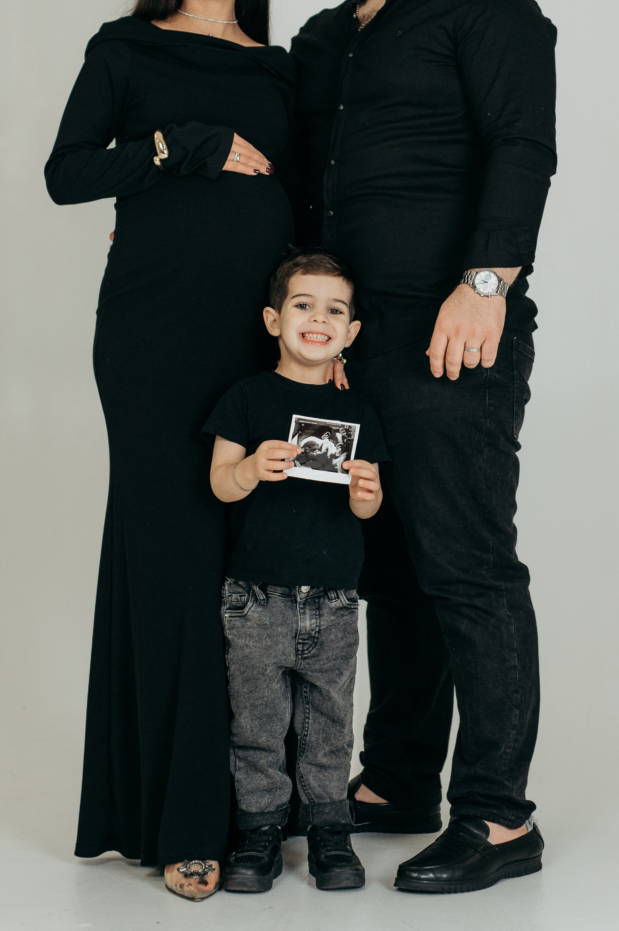 Семейная фотосессия на циклораме. Семейный и свадебный фотограф в Санкт-Петербурге Юлия Мельникова