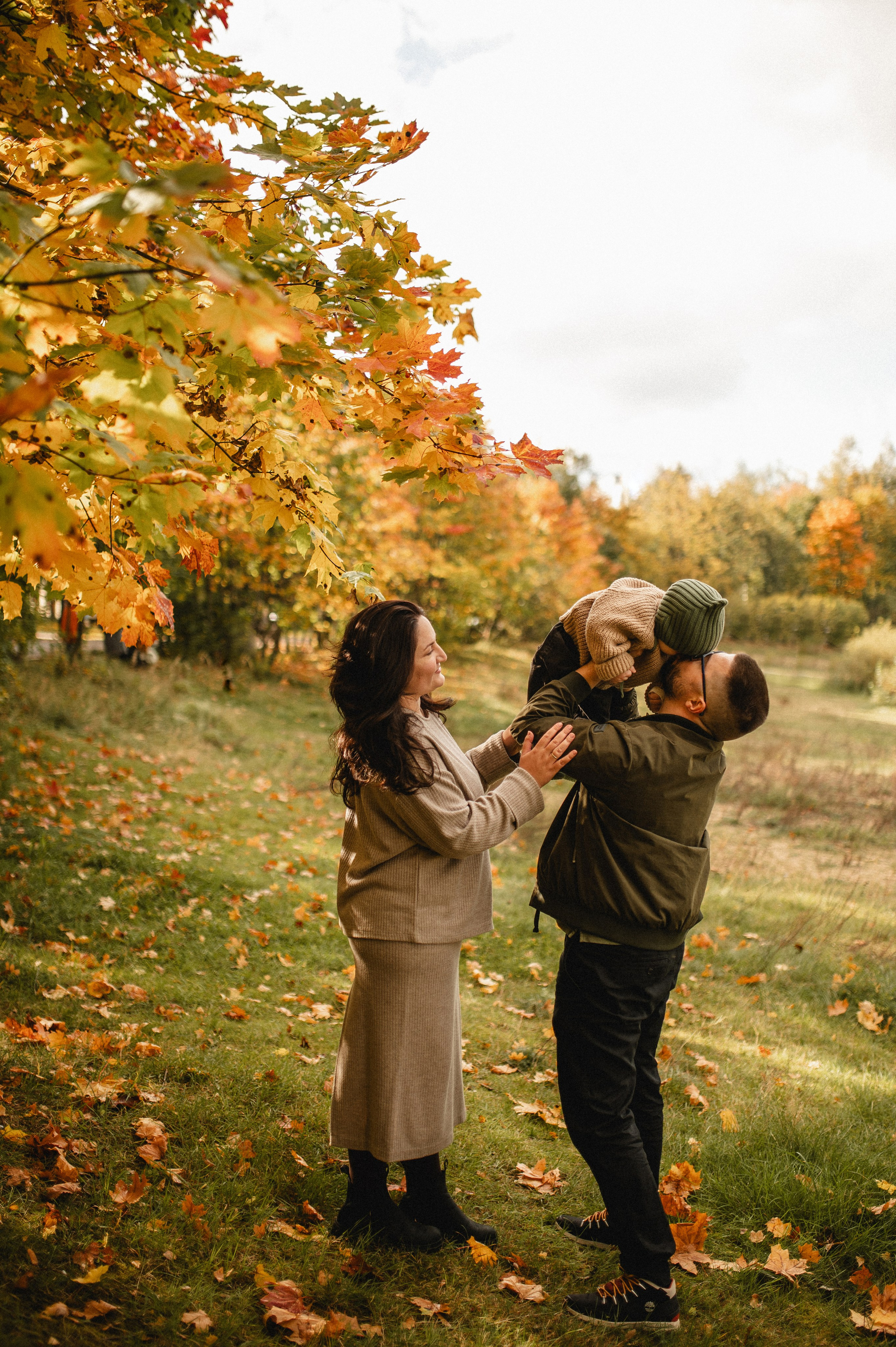 Осенняя фотосессия большой семьи в парке. Семейная фотосессия Бутово Москва фотограф Алина Морщагина