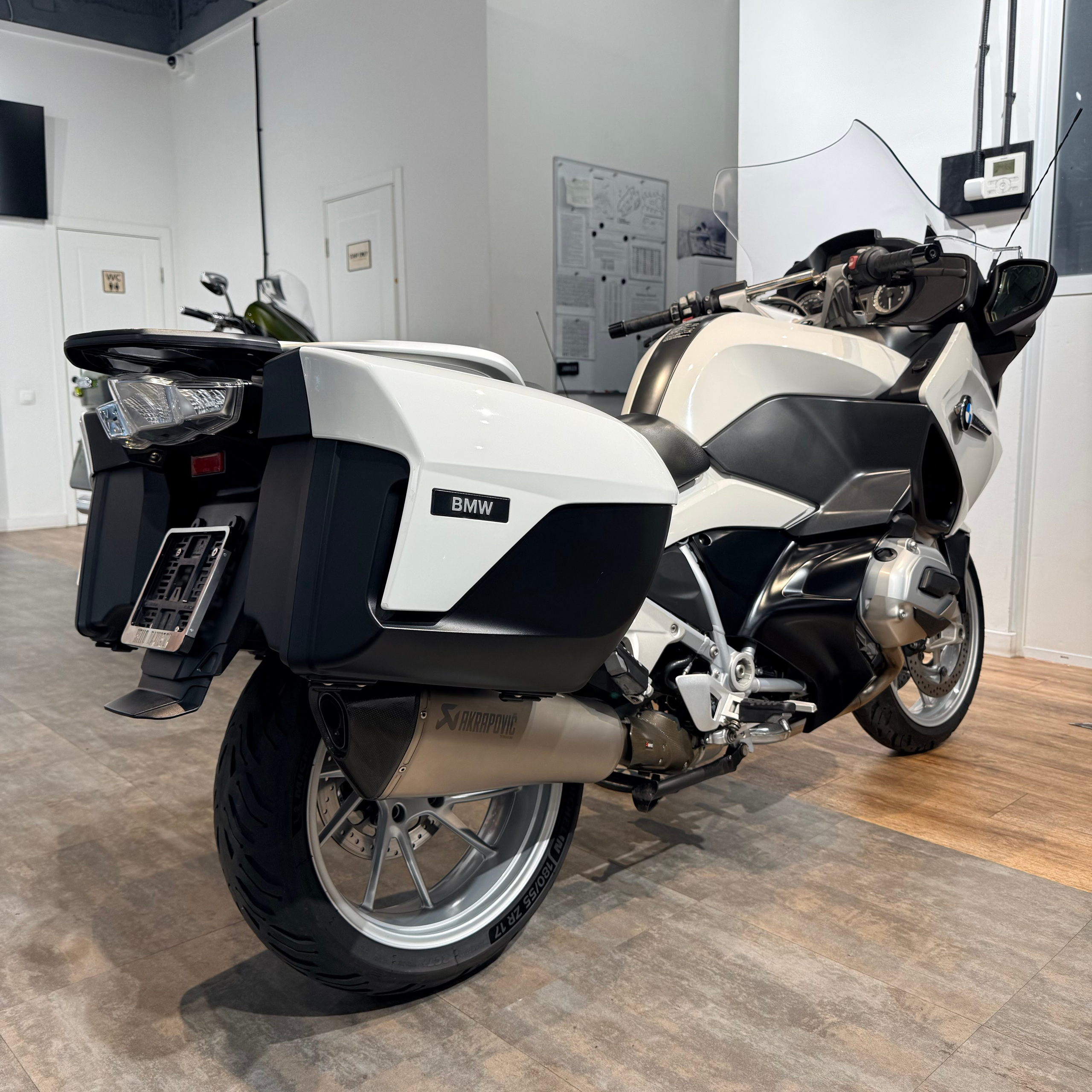 2015 BMW R1200RT Alpine White (VIN WB10*5141). Hello Davidson, Москва. Только хорошие мотоциклы…