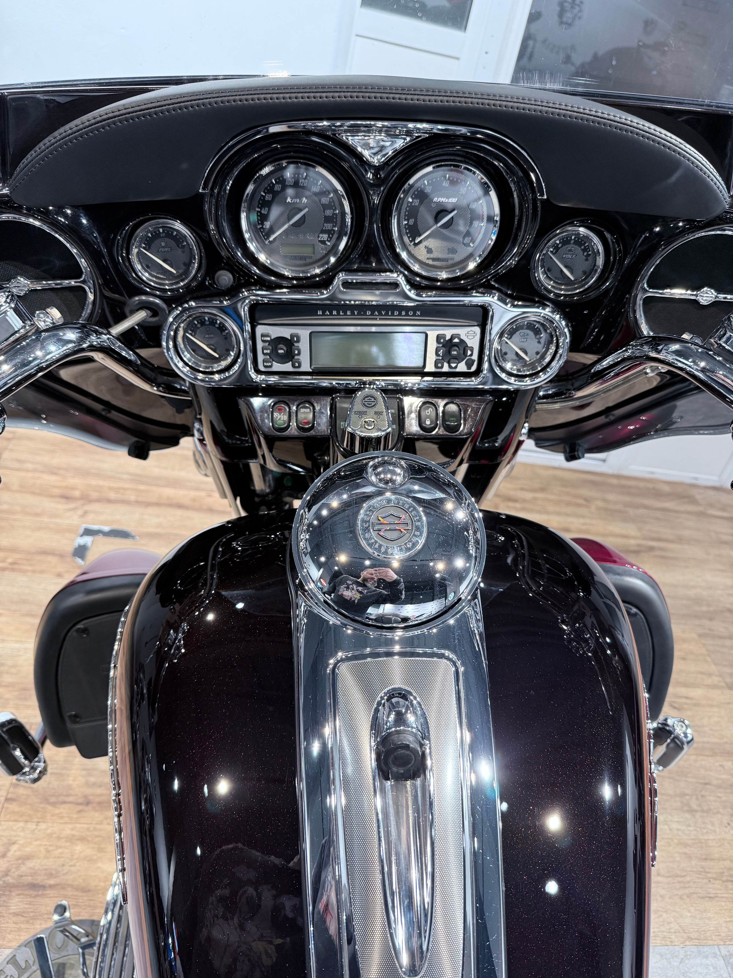 CVO Limited 110 (Exclusive Black Ember & Rio Red). Hello Davidson, Москва. Только хорошие мотоциклы…