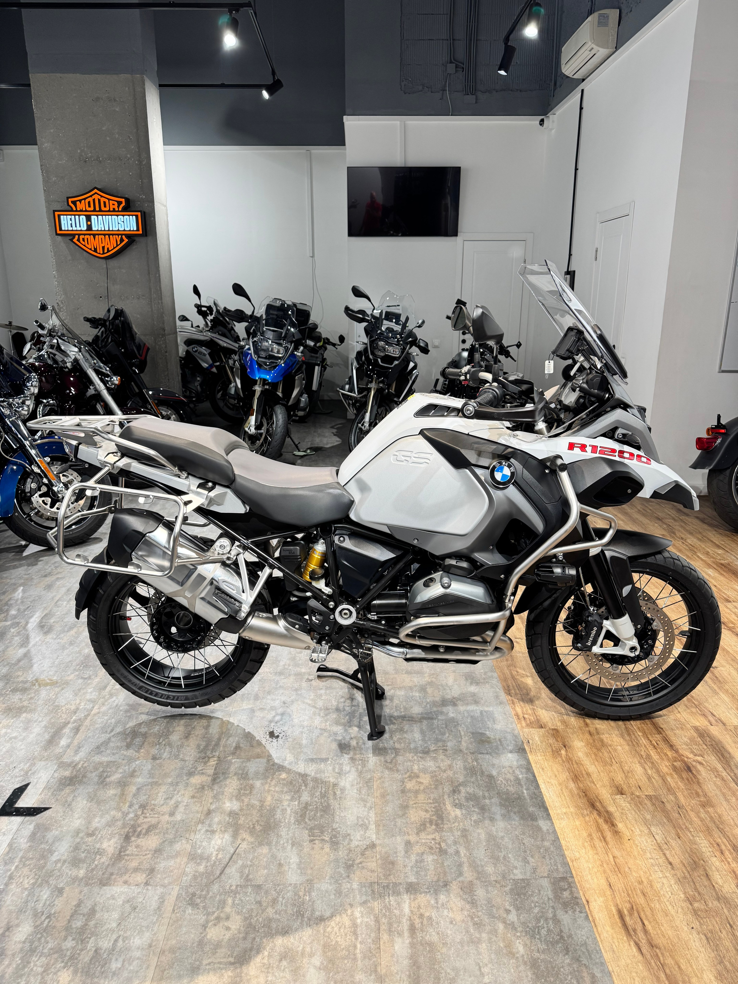 Мотоциклы Harley-Davidson 2015 BMW R1200GS Adventure. Hello Davidson, Москва. Только хорошие мотоциклы…