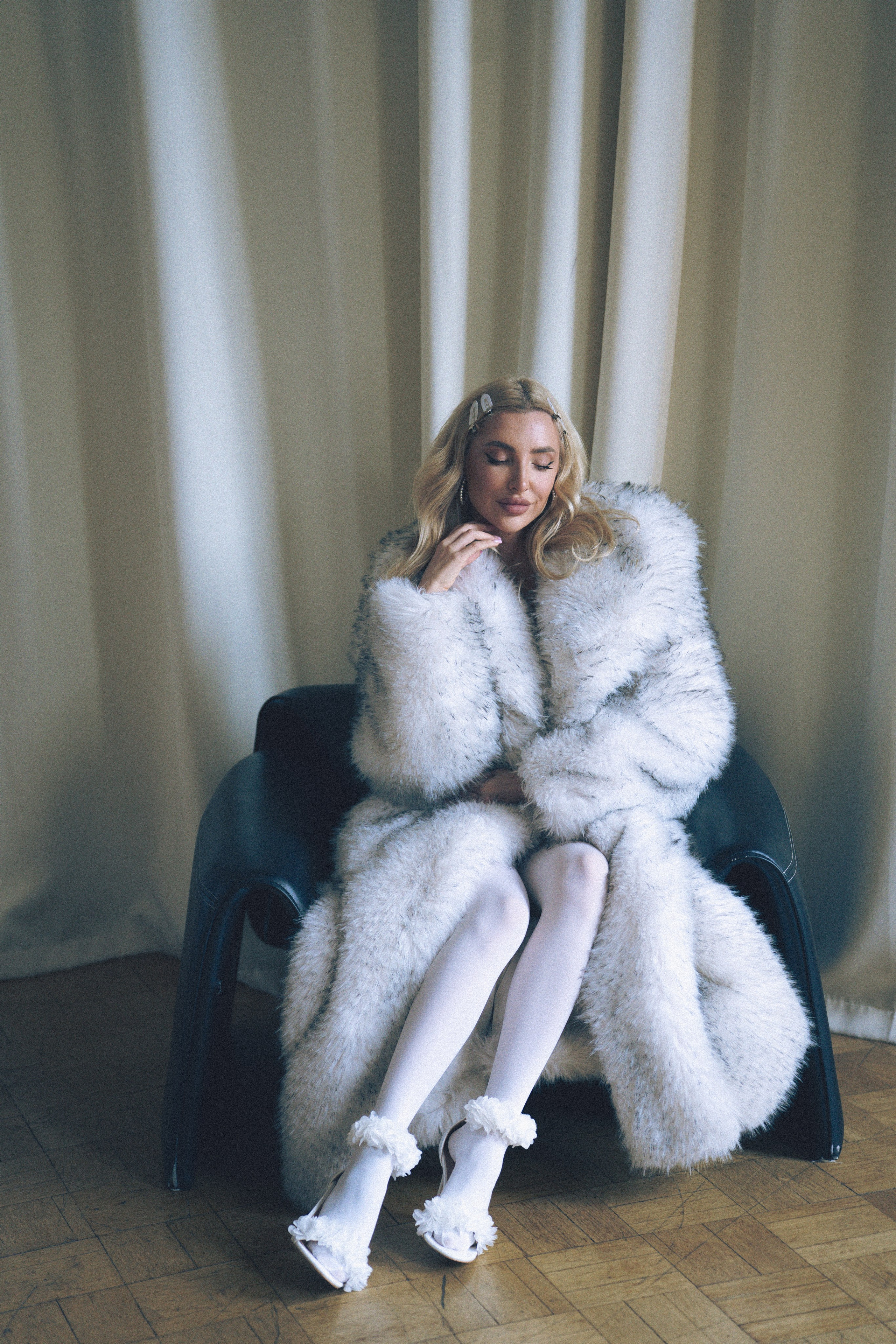 МИНИМАЛИЗМ В СТУДИИ НА ЧЕРНЫШЕВСКОЙ В СТУДИИ С БАЛКОНОМ. Профессиональный фотограф, Санкт-Петербург — Виктория Богомолова