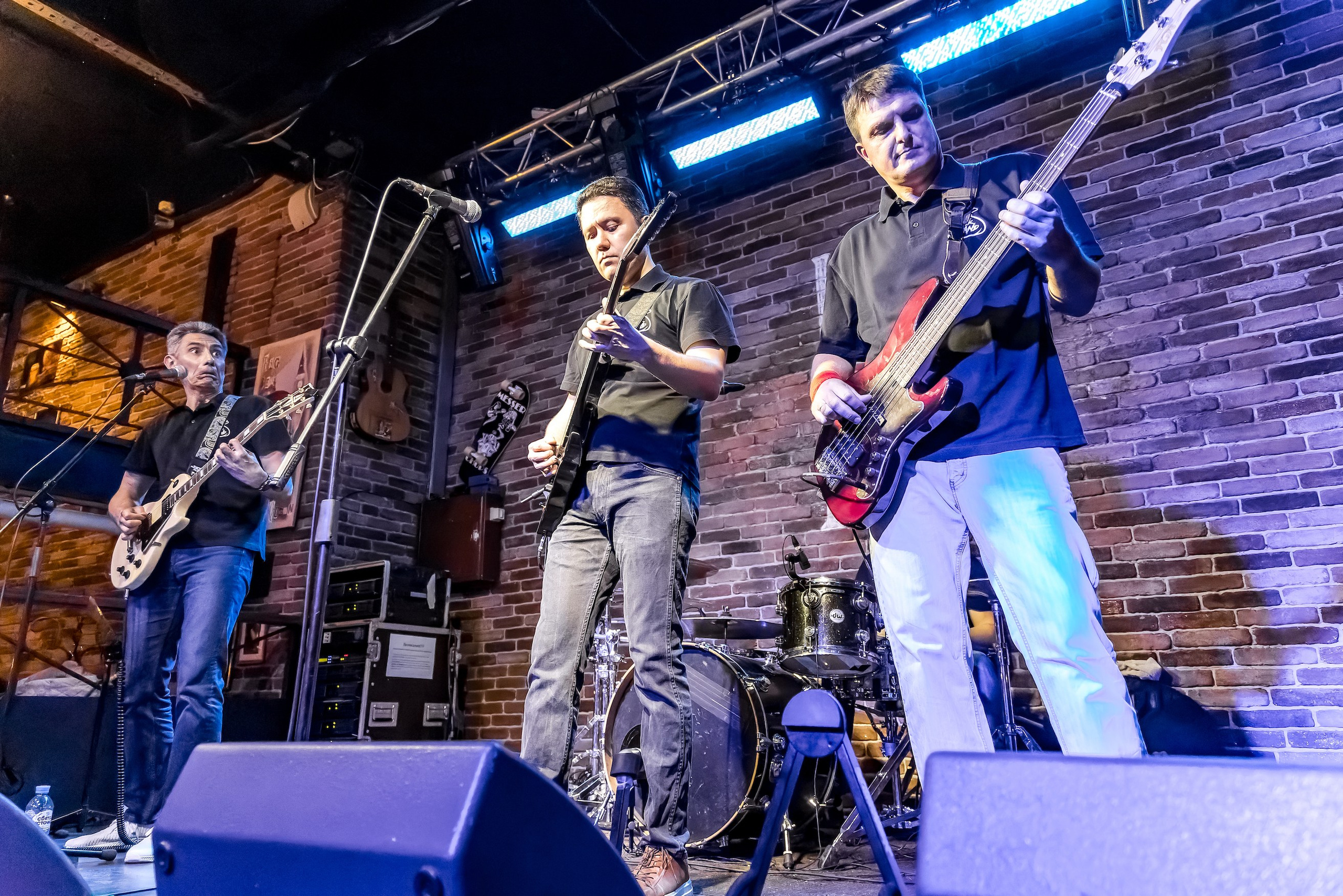 LifePub 29.03.2023. Московская кавер-группа BankBand