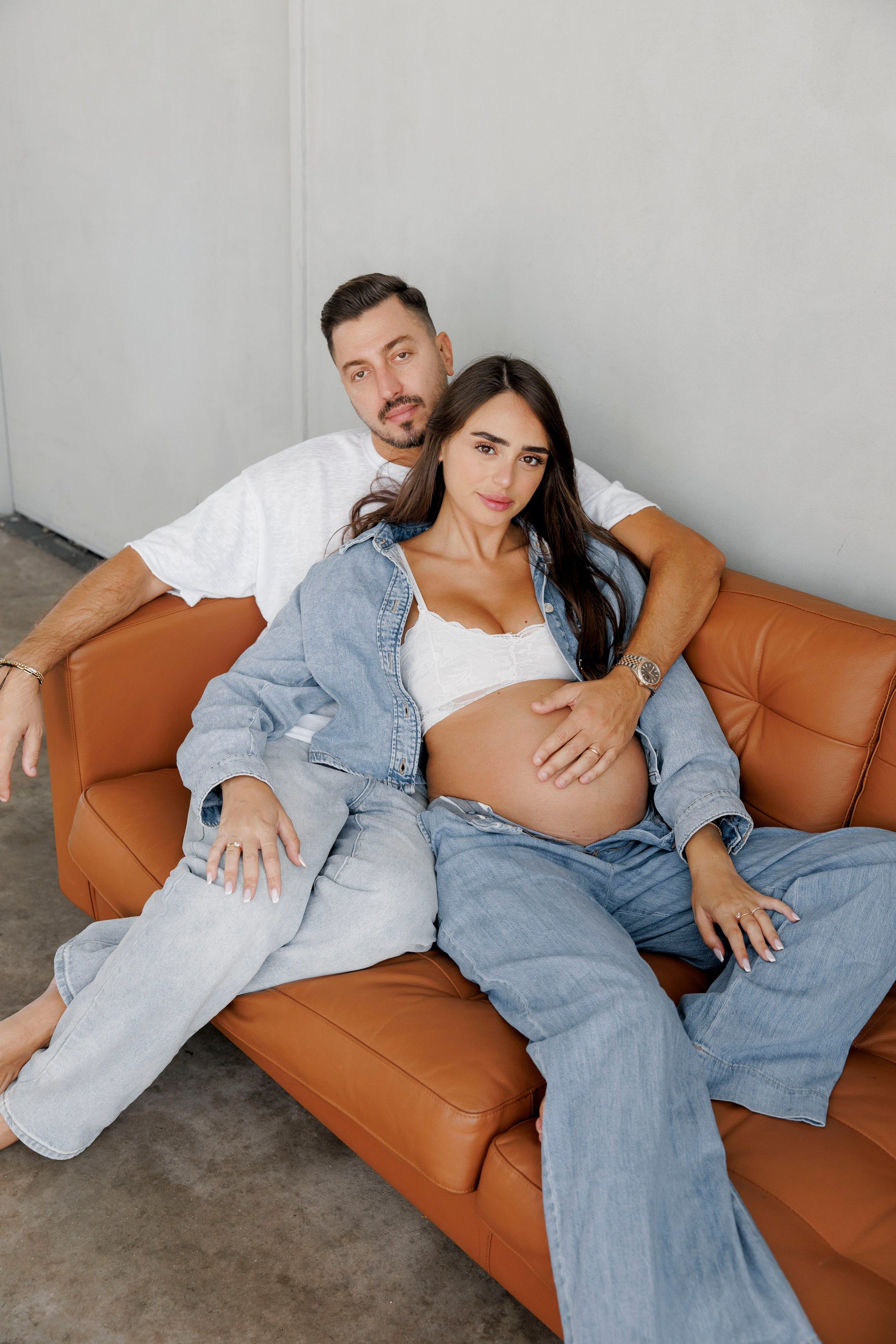 Pregnancy photoshoot inside the studio in Tel Aviv. Главная