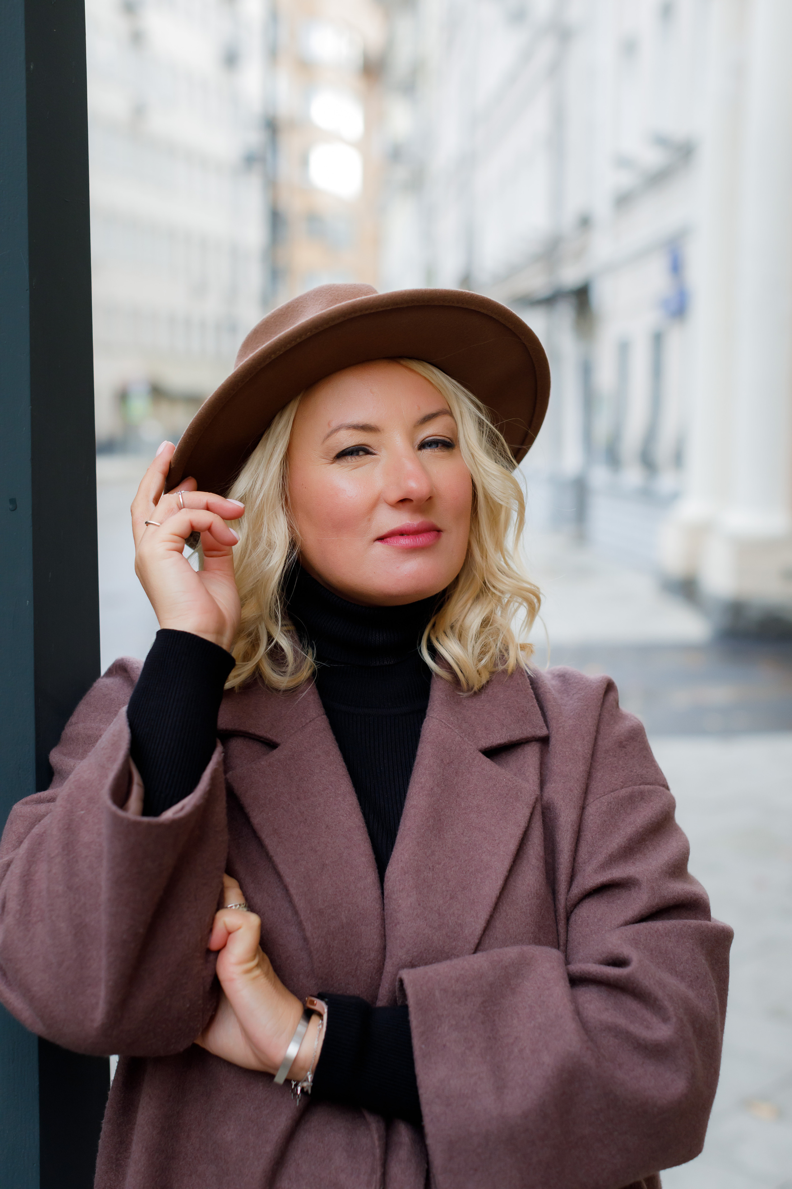 Уличная фотопрогулка по Патрикам с Еленой. Портретный и семейный фотограф Юлия Герман