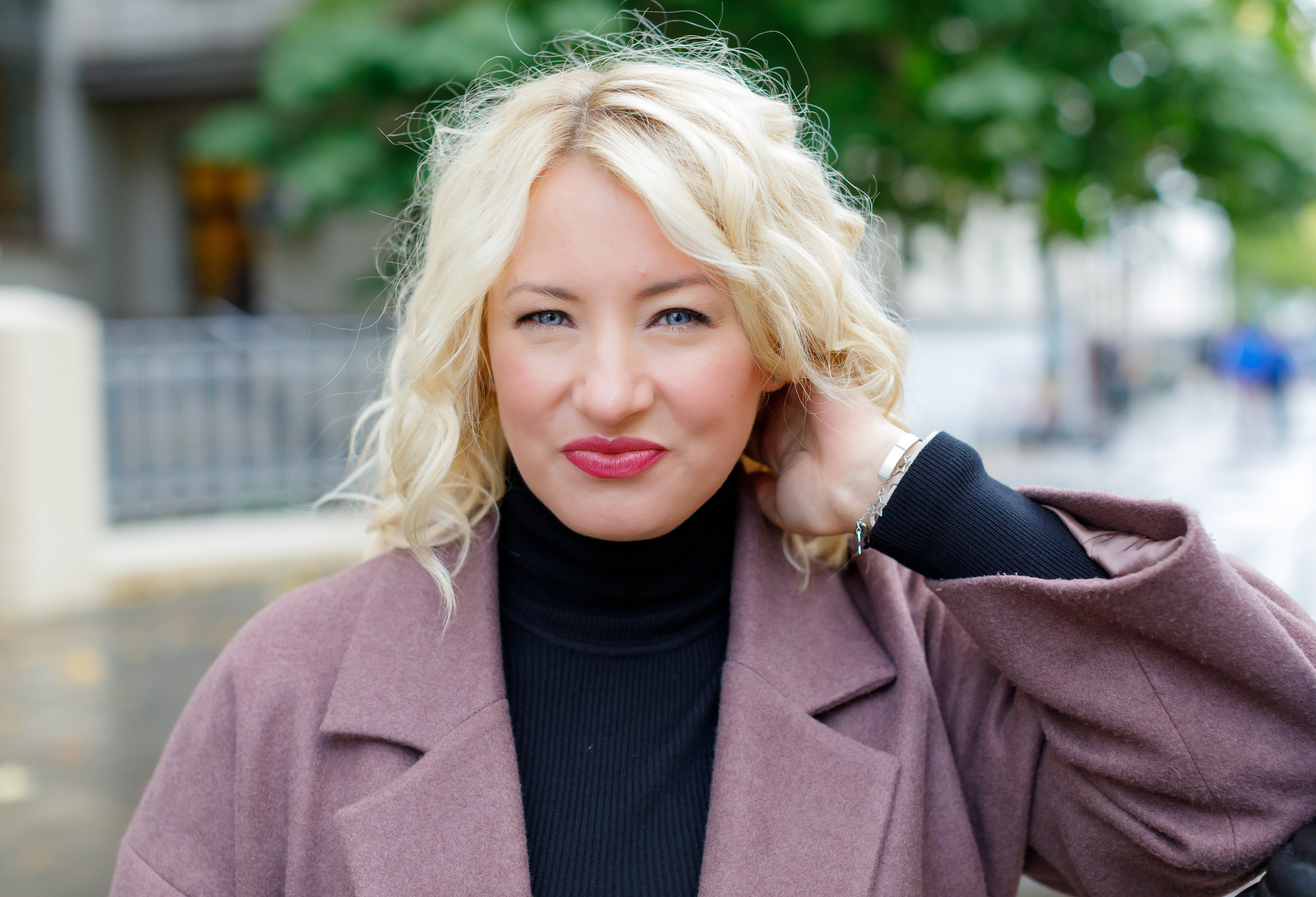 Уличная фотопрогулка по Патрикам с Еленой. Портретный и семейный фотограф Юлия Герман