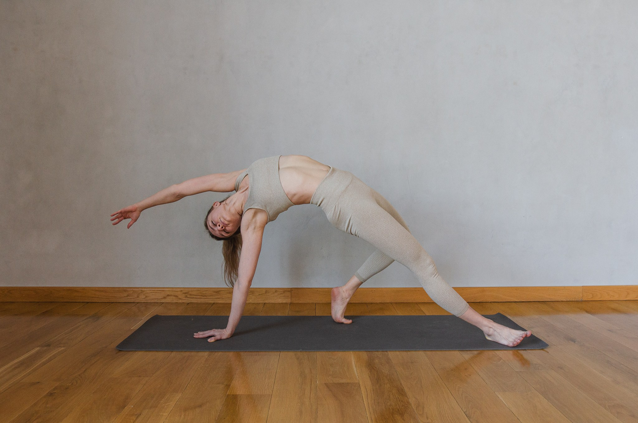 Photo sessions for yoga content. Family, portrait, content photo in Costa Rica Evgeniya Besprozvannykh