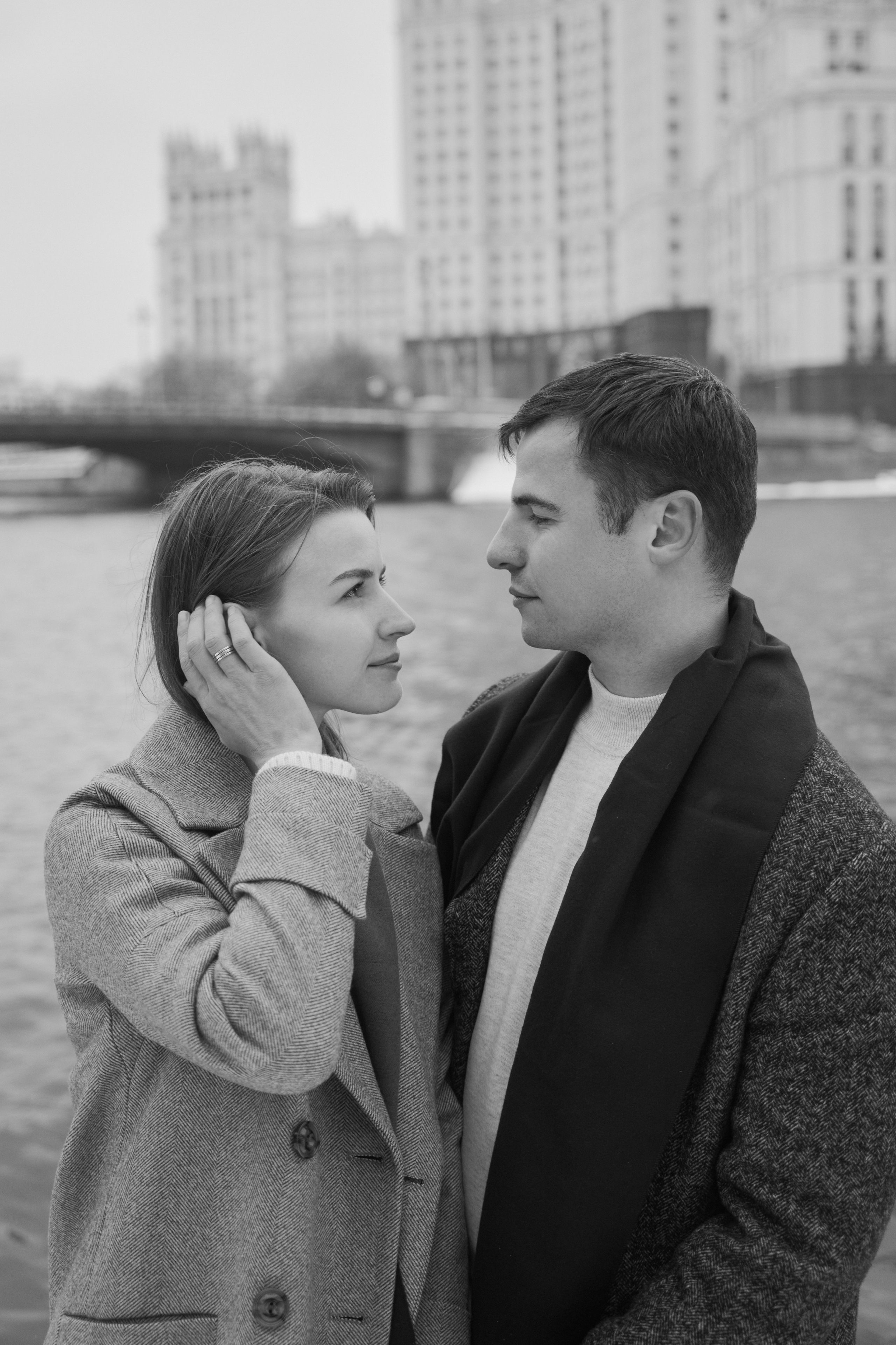 Любовь начинается с поцелуя. Minflo Photographer