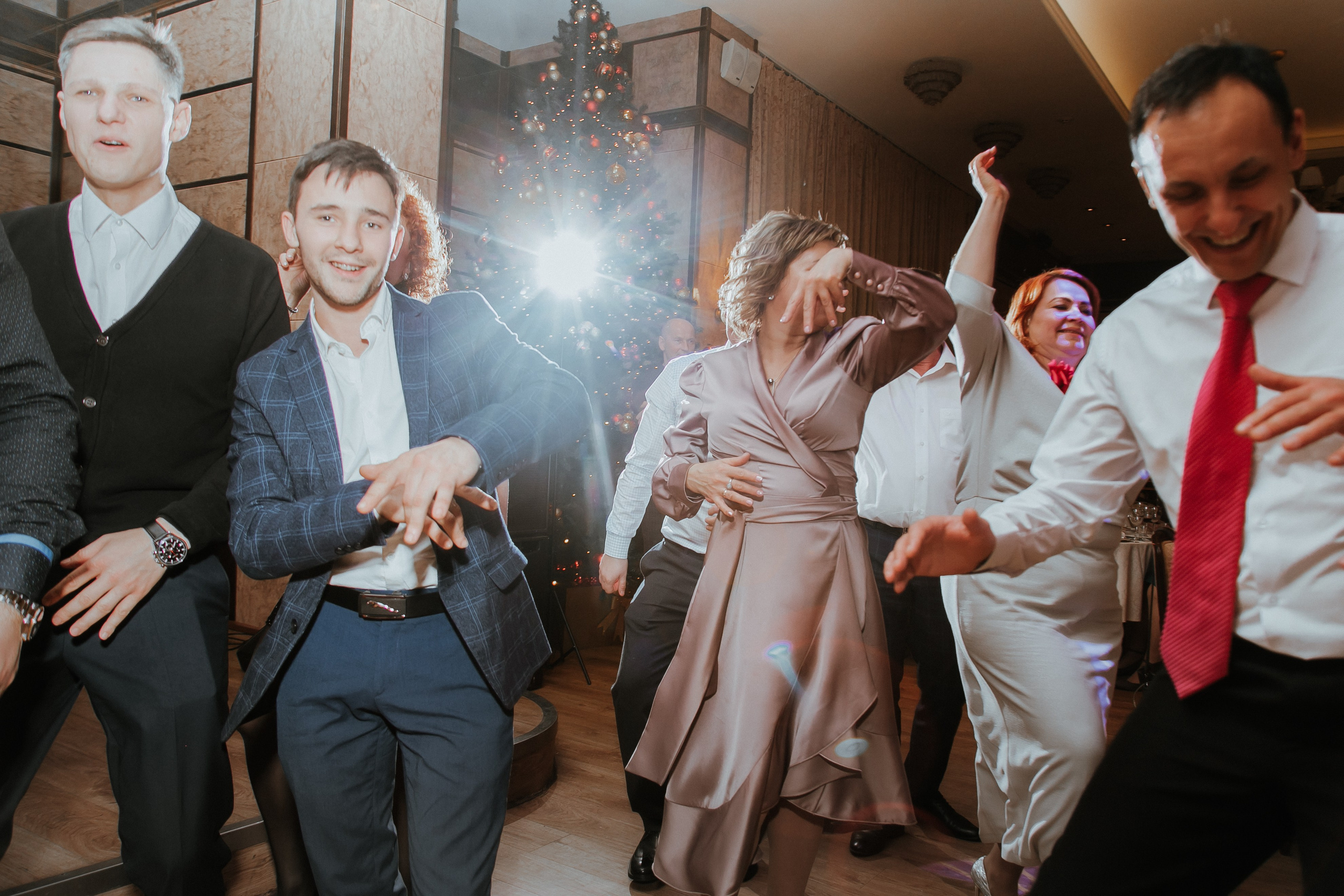 Съемка выездной регистрации в отеле. Свадебный и репортажный фотограф в Ярославле и Санкт-Петербурге Роман Микрюков