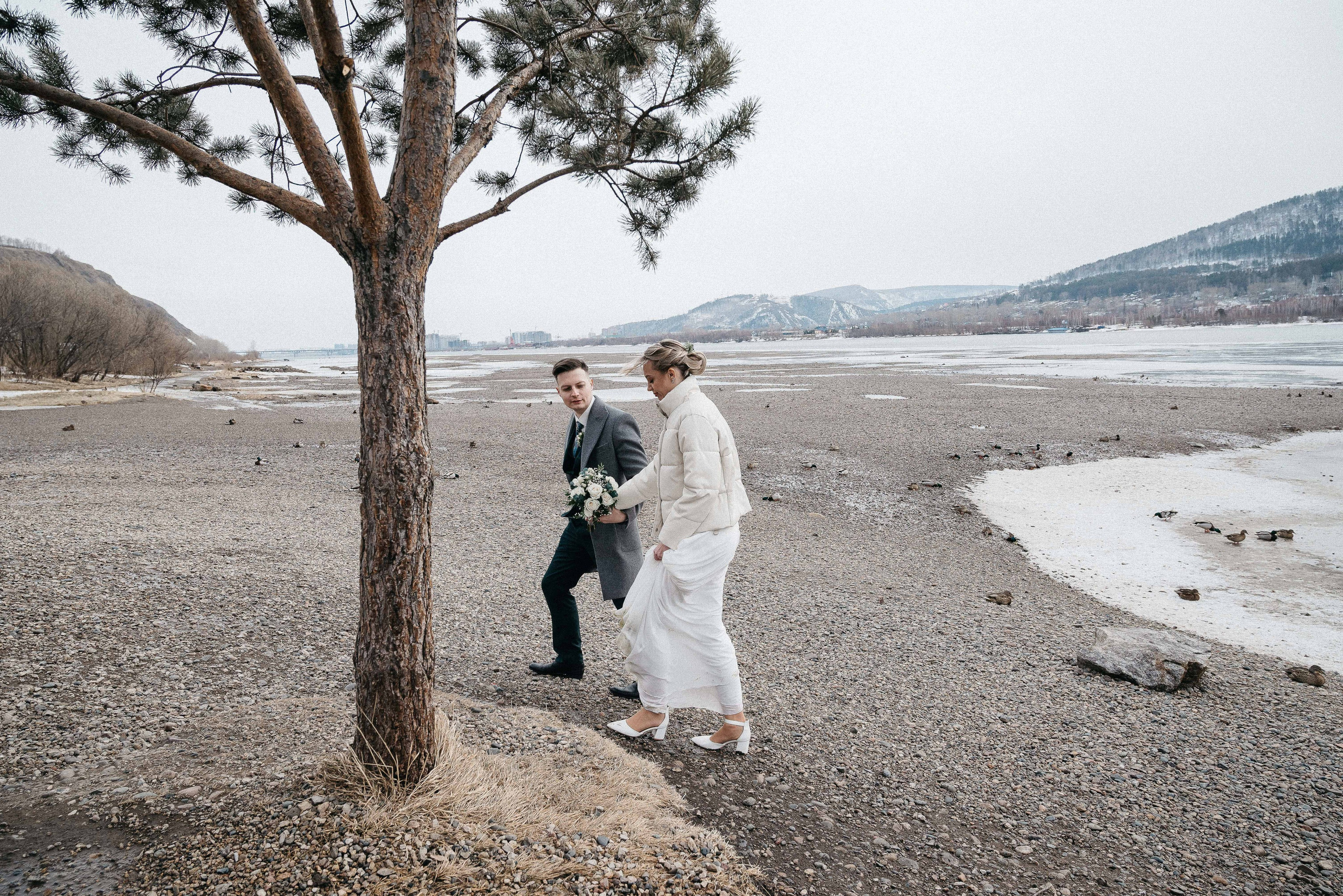 Артем и Галя. Тамара Власова