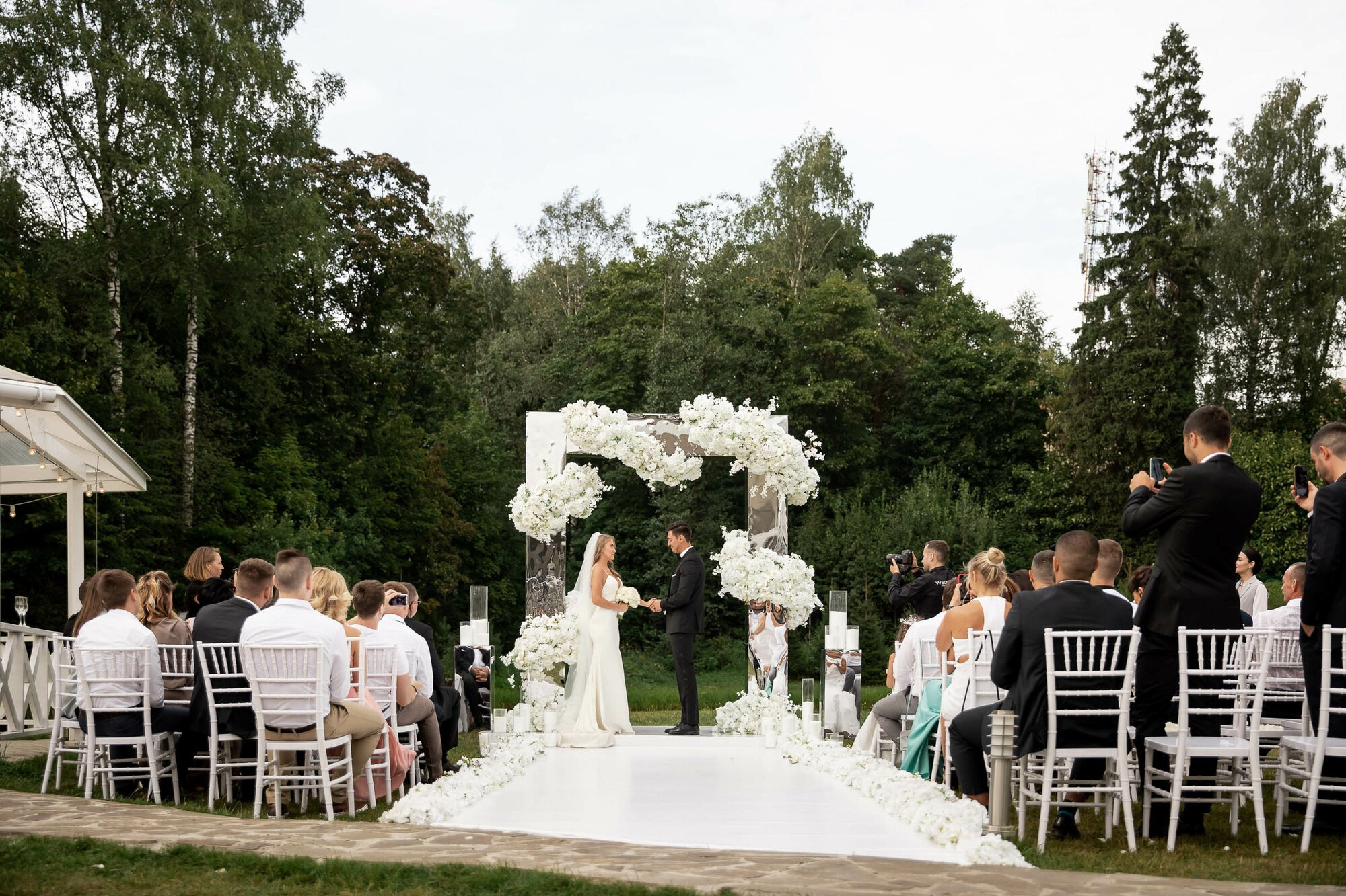 Стильная свадьба со сборами в гостинице Эрмитаж. Свадебный фотограф в Санкт-Петербурге и Москве Андрей Нестеров