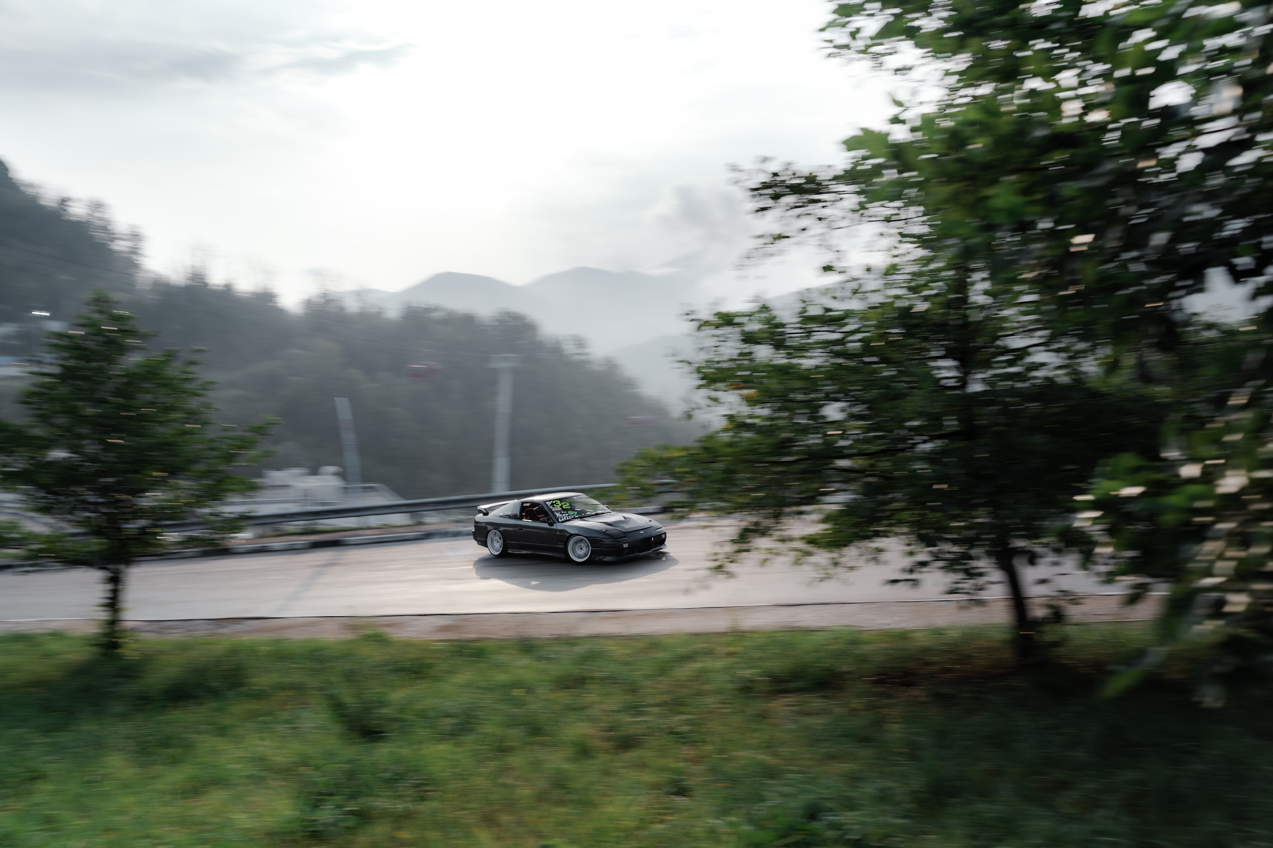 //GROUNDED2025. Автомобильный фотограф