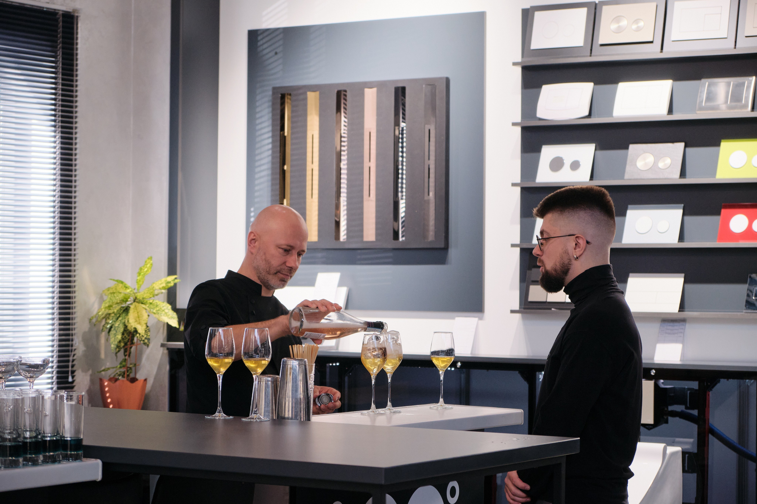 Открытие салона 100 градусов. Антон Ив