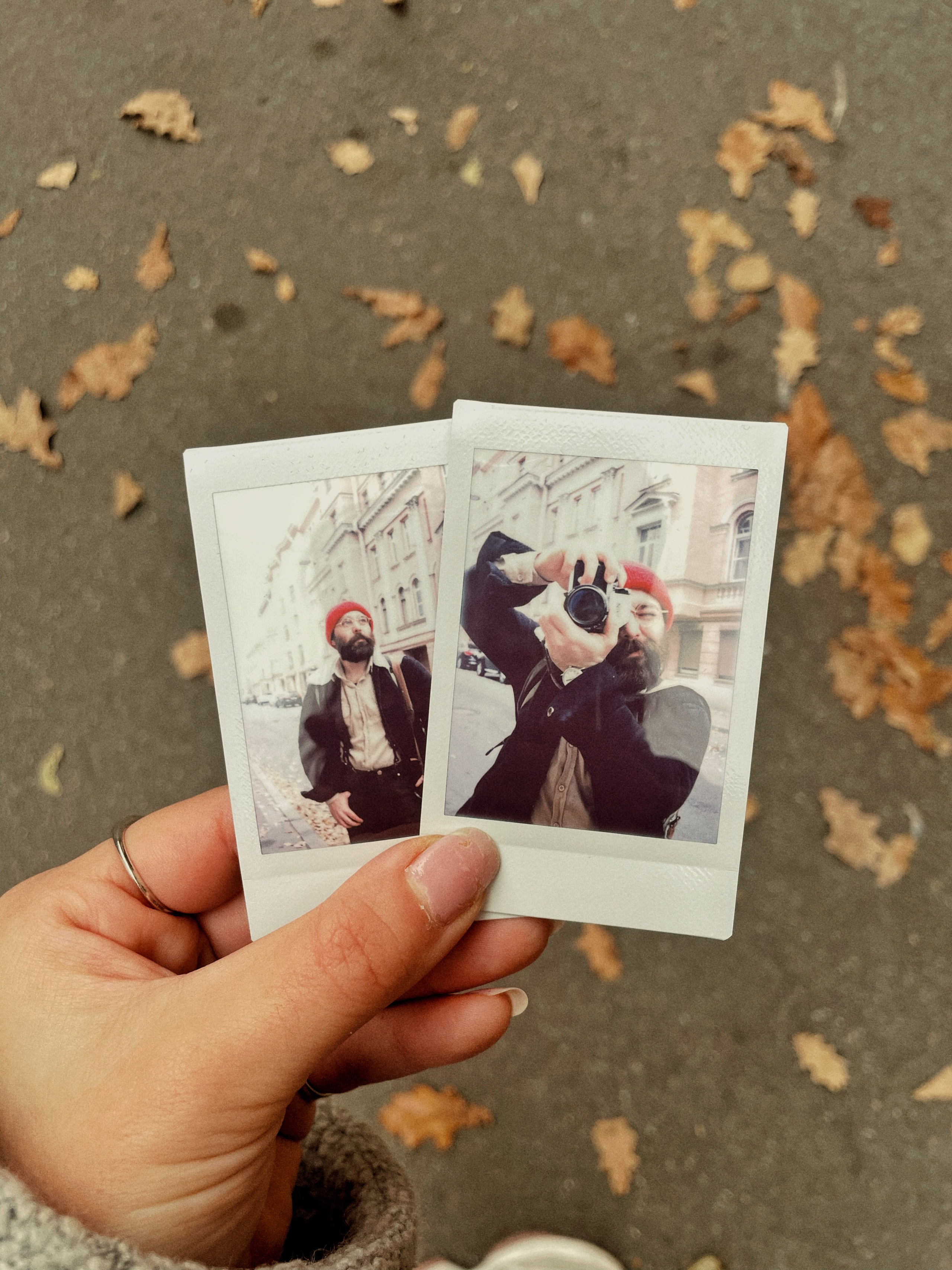 Кадры на инстакс instax моментальная фотография. Фотограф про чувства, моменты, любовь. свадебный и портретный фотограф