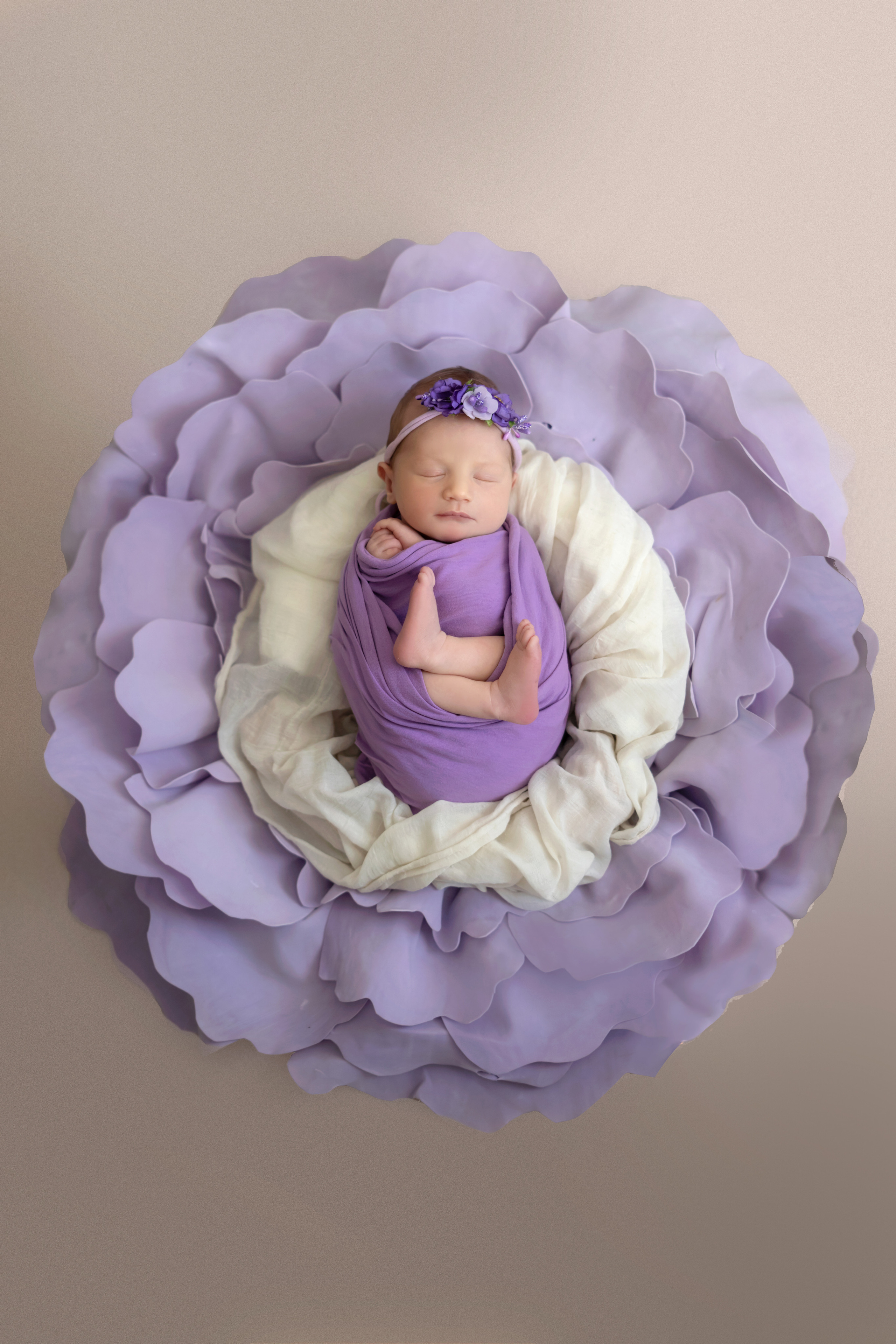Агата. Съемка новорожденных дома. Мила Посвит Фотограф новорожденных в Тобольске