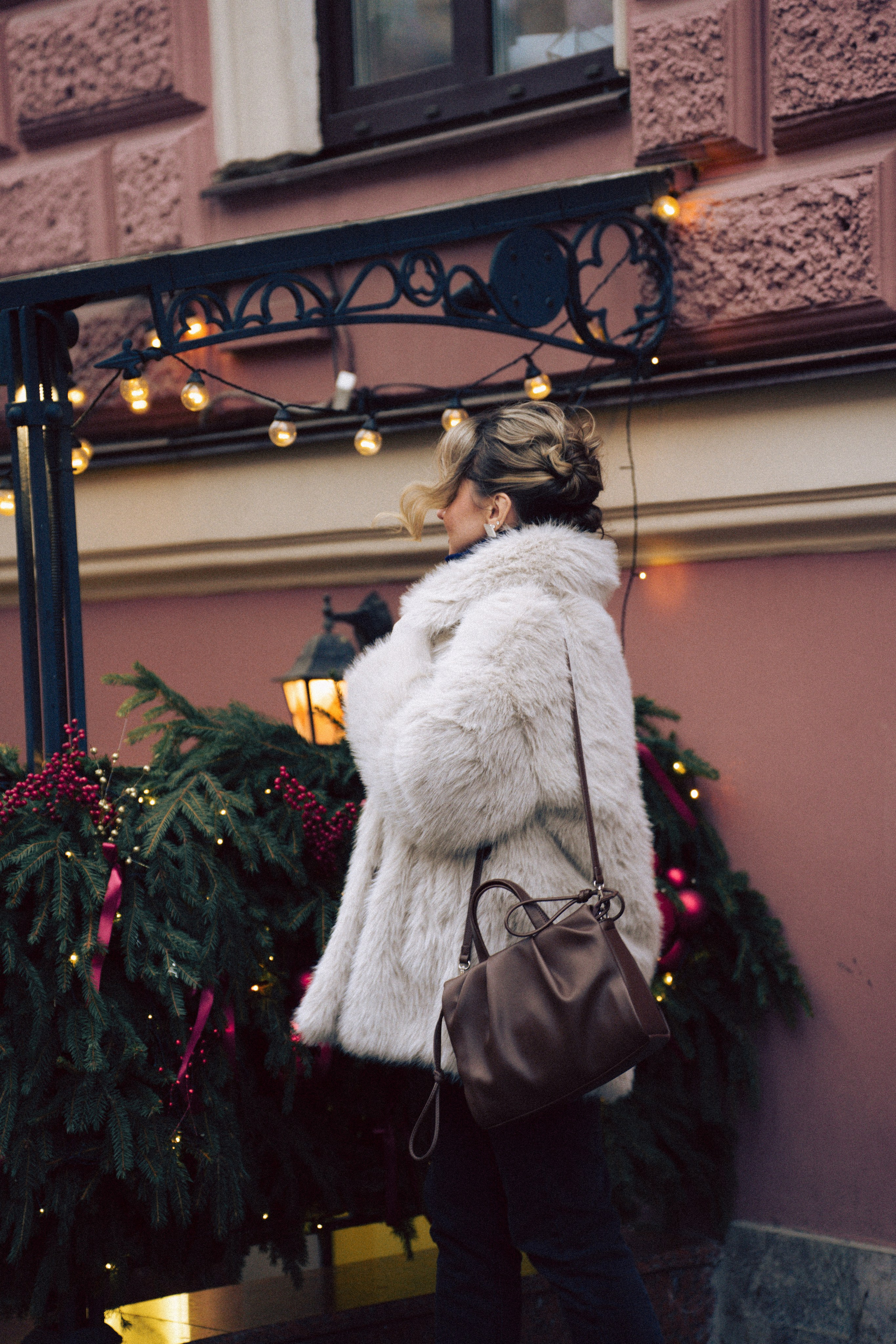 НОВОГОДНЯЯ ФОТОСЕСИИЯ В СТУДИИ ДЛЯ ДЕВУШКИ И ПРОГУЛКА ПО ЧЕРНЫШЕВСКОЙ. Профессиональный фотограф, Санкт-Петербург — Виктория Богомолова