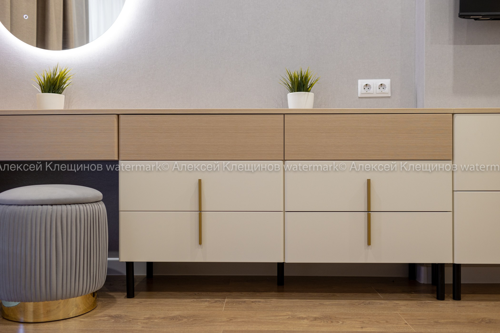 Квартира 100 м² «Нескучный серый и розовый фламинго». Батракова Наталья дизайнер интерьеров Санкт-Петербург Москва Архангель