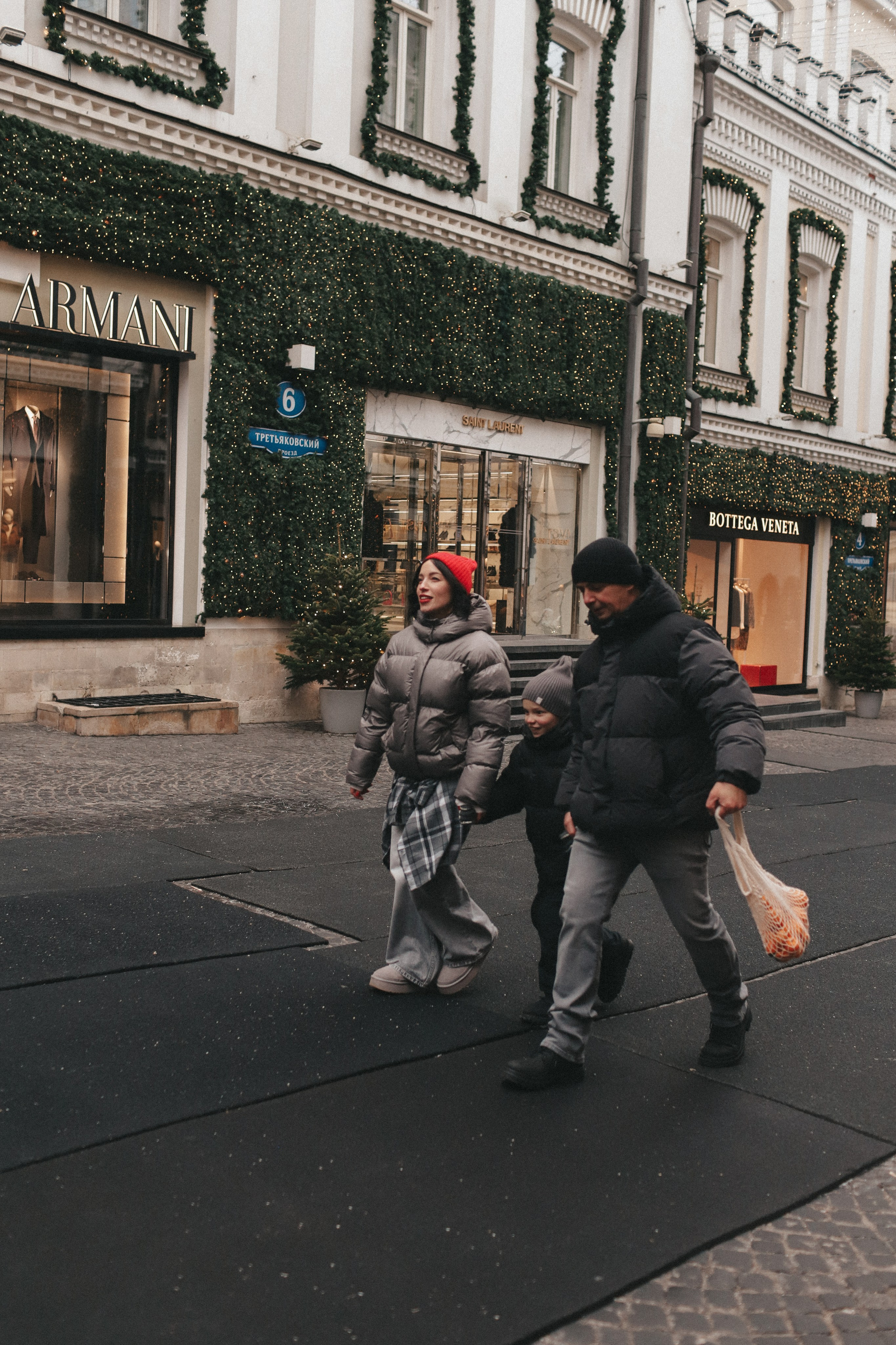 Прогулка в Третьяковском проезде. Семейный фотограф в Москве