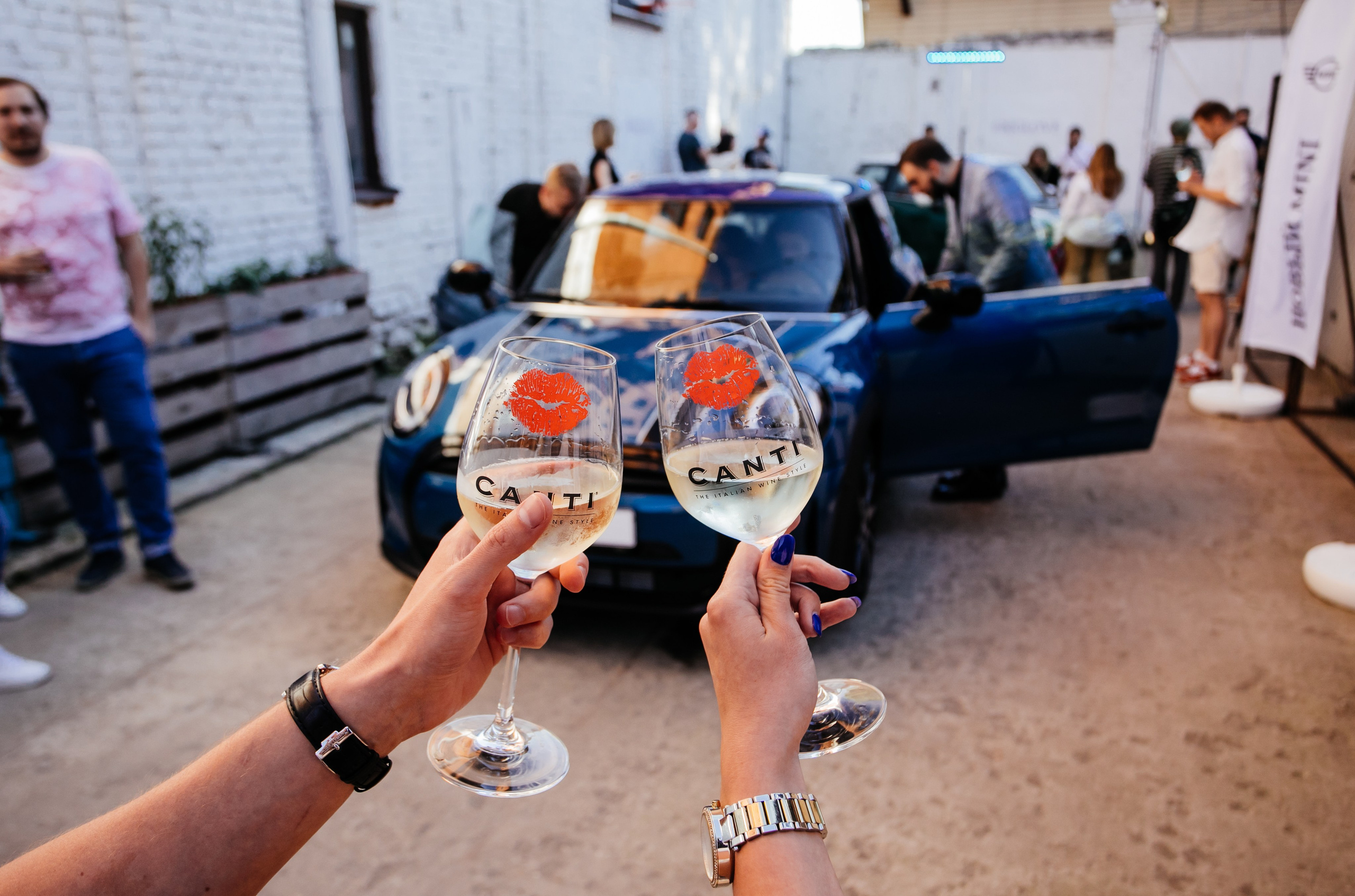 New MINI Cooper в Гоголь Центре. Репортажный, event, концертный и backstage фотограф из Москвы Виталий Кривцов