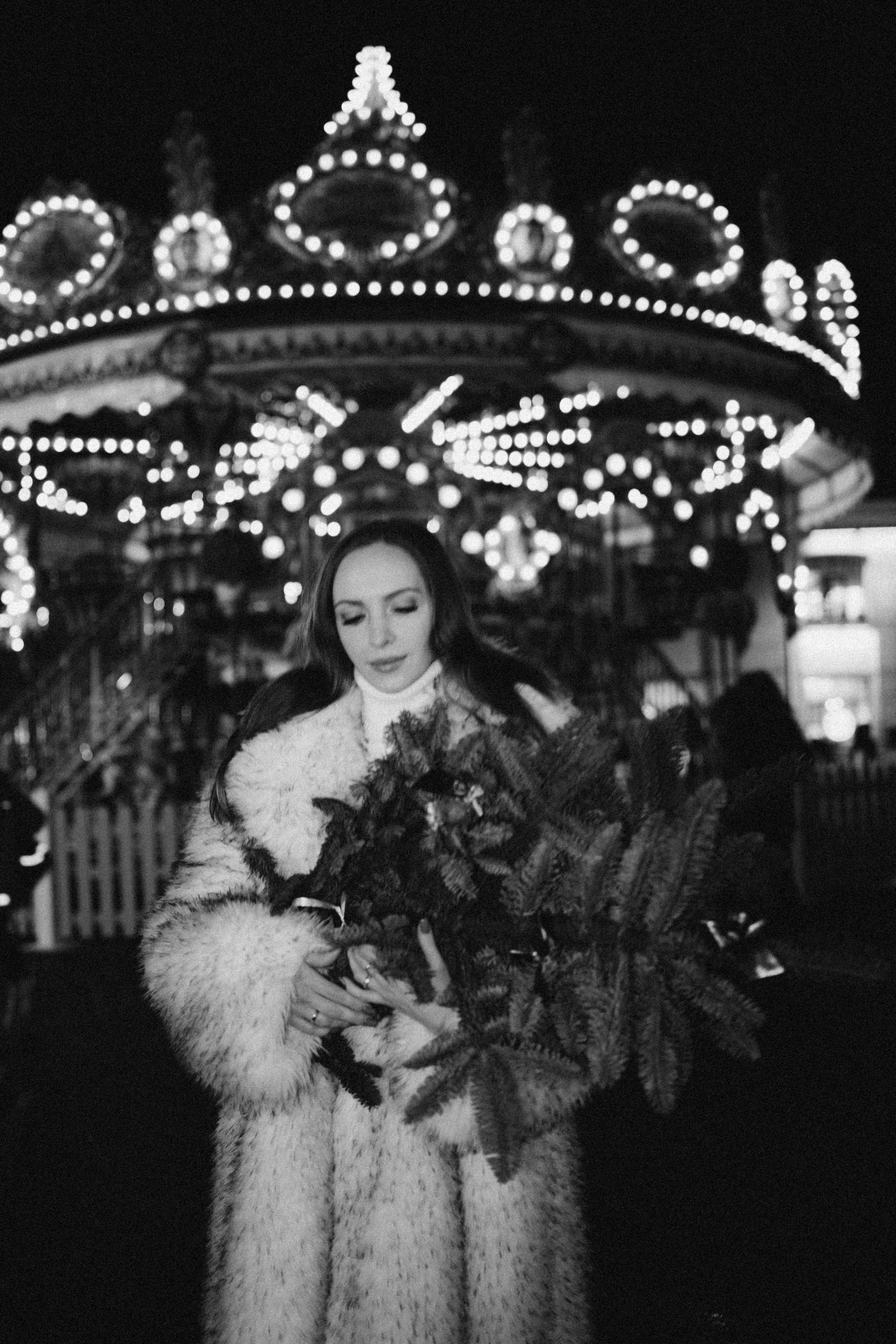 ПРОГУЛКА НА МАНЕЖНОЙ ПЛОЩАДИ ДЛЯ ДЕВУШКИ ПЕРЕД НОВЫМ ГОДОМ (НОВОГОДНЯЯ ФОТОСЕССИИЯ НА МАНЕЖНОЙ ПЛОЩАДИ). Профессиональный фотограф, Санкт-Петербург — Виктория Богомолова