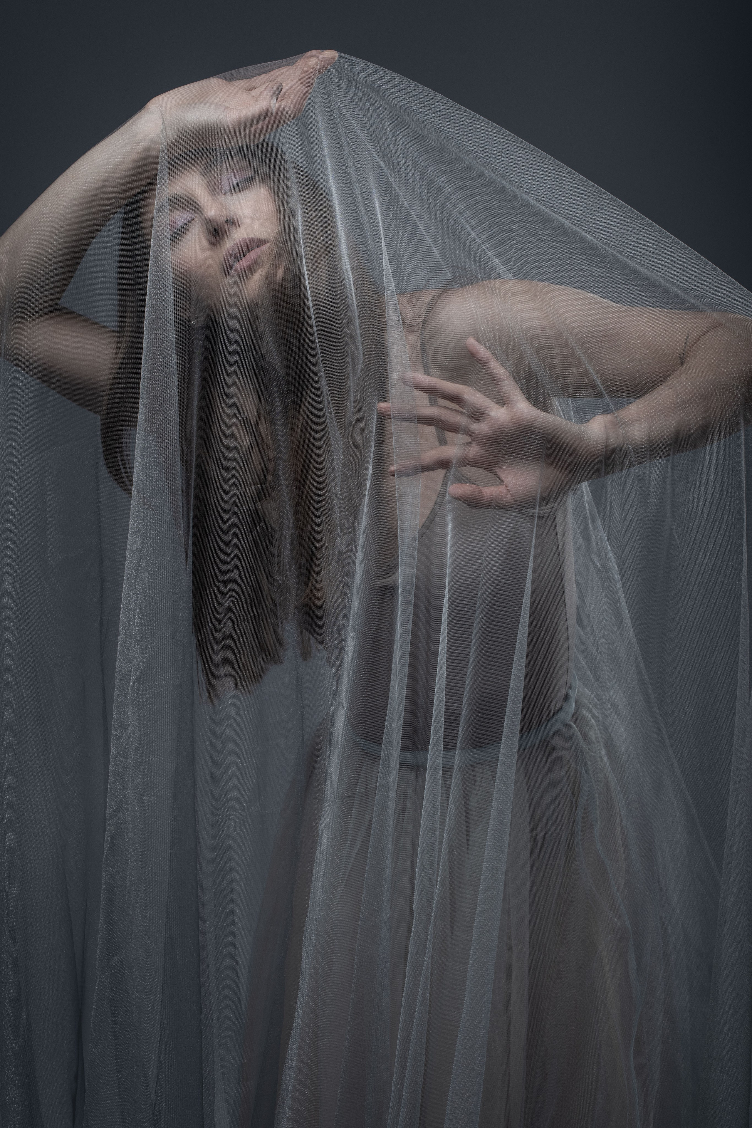 Gray sky dancer. Portrait photographer in Minsk Slava Potalakh