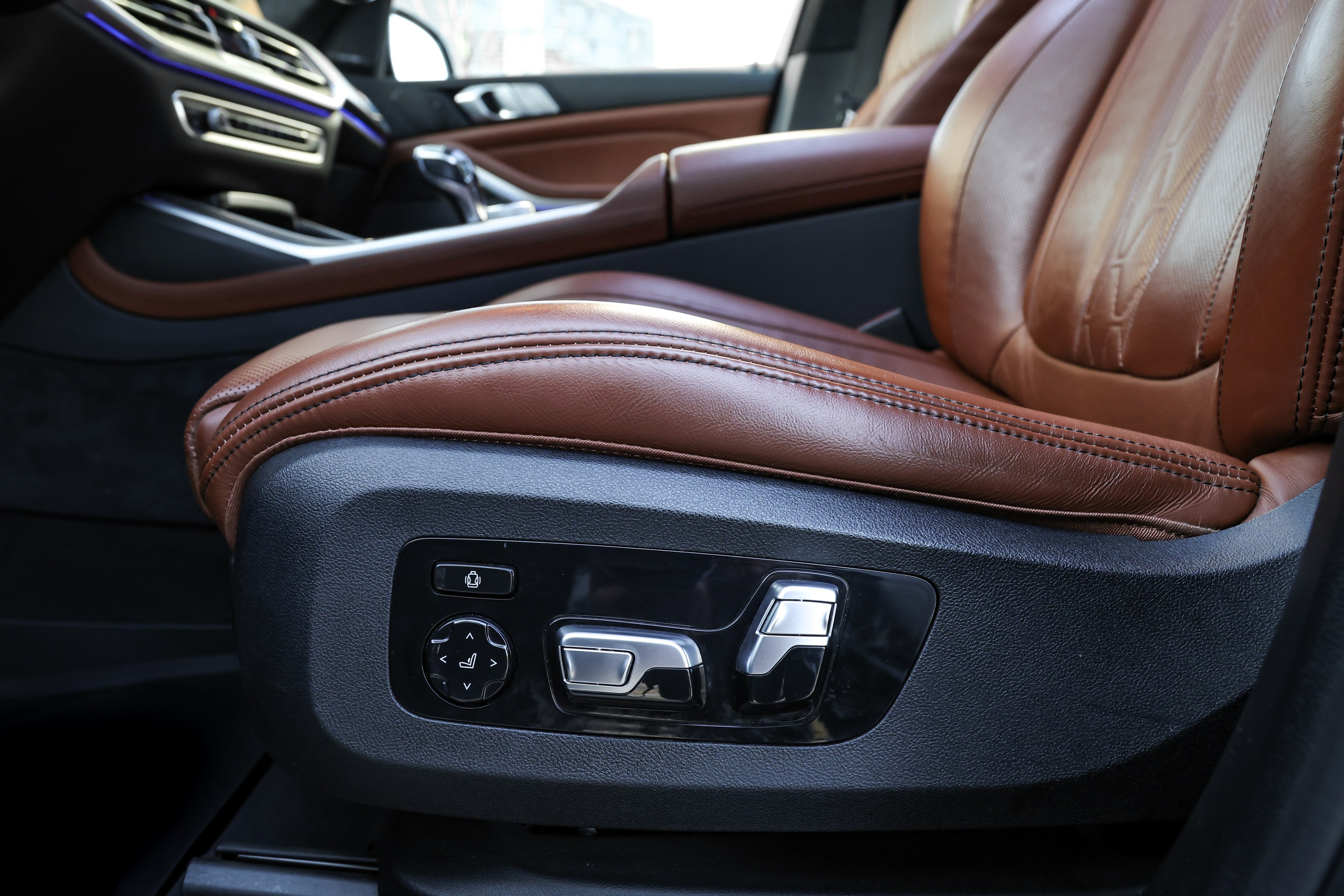 2020 BMW X7 XDrive 40i. Mixturecaptures