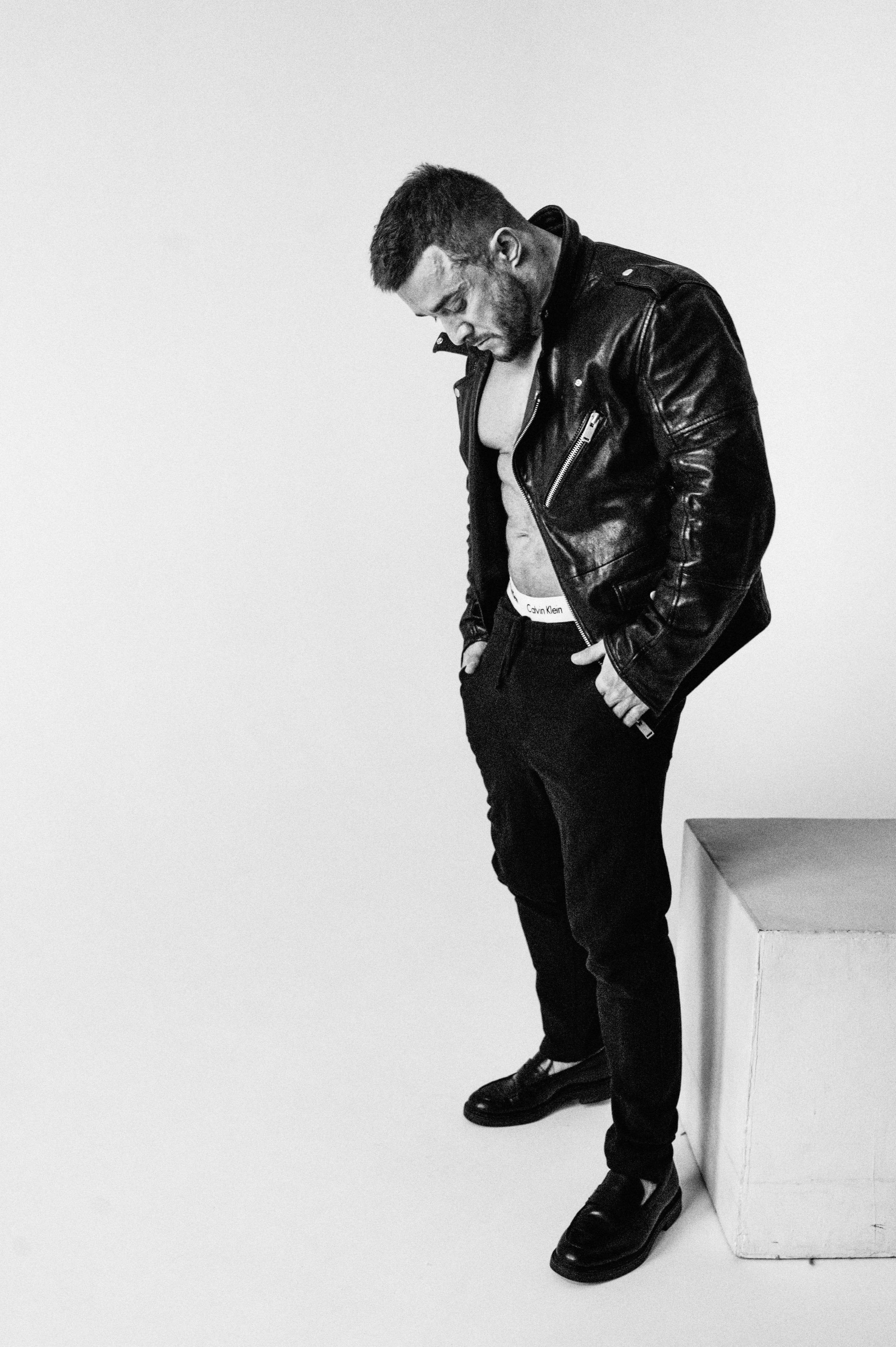 Константин. Профессиональный фотограф беременности в СПБ. Стильные фотосессии беременности в стиле минимализм и классическая фотография