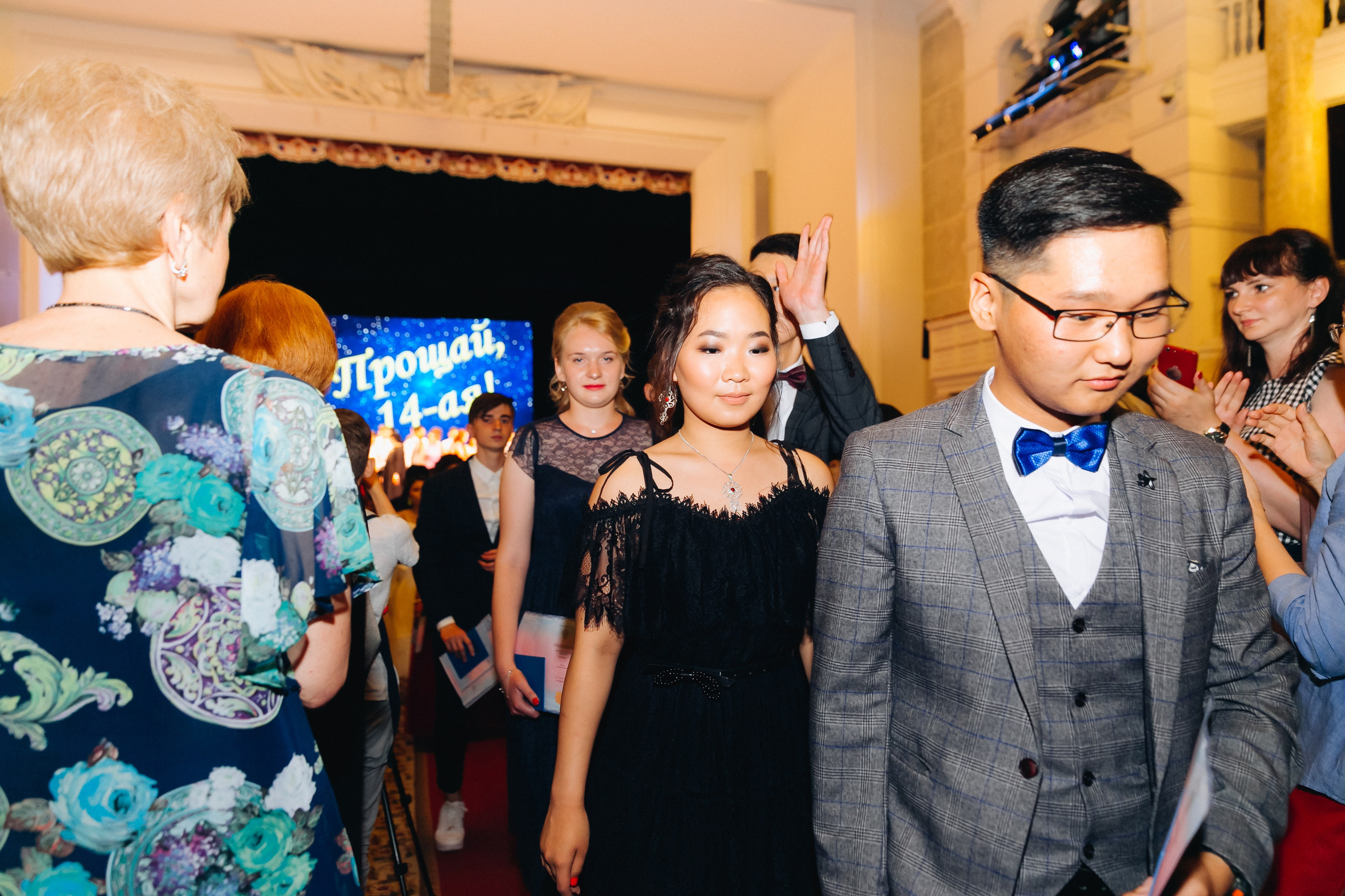 Вручение аттестатов 14 Гимназия. Свадебный и семейный фотограф в Улан-Удэ
