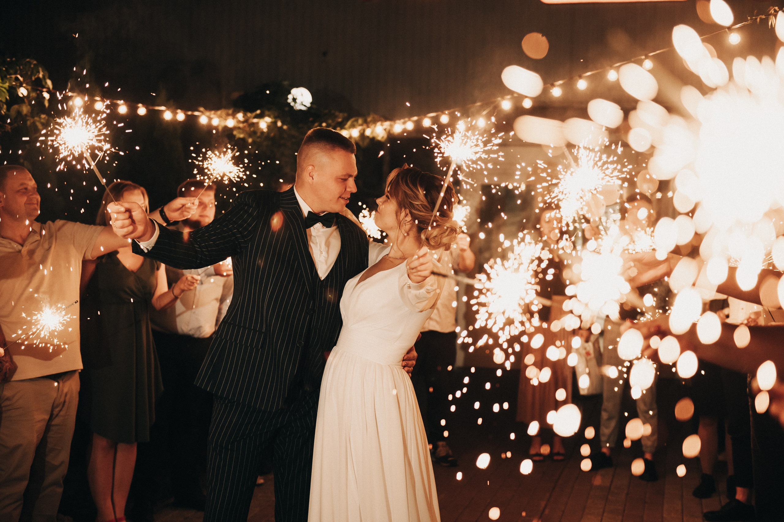 Свадебные фотографии. Фотограф в Барнауле Дарья Бутурлакина. Люби.Цени.Касайся