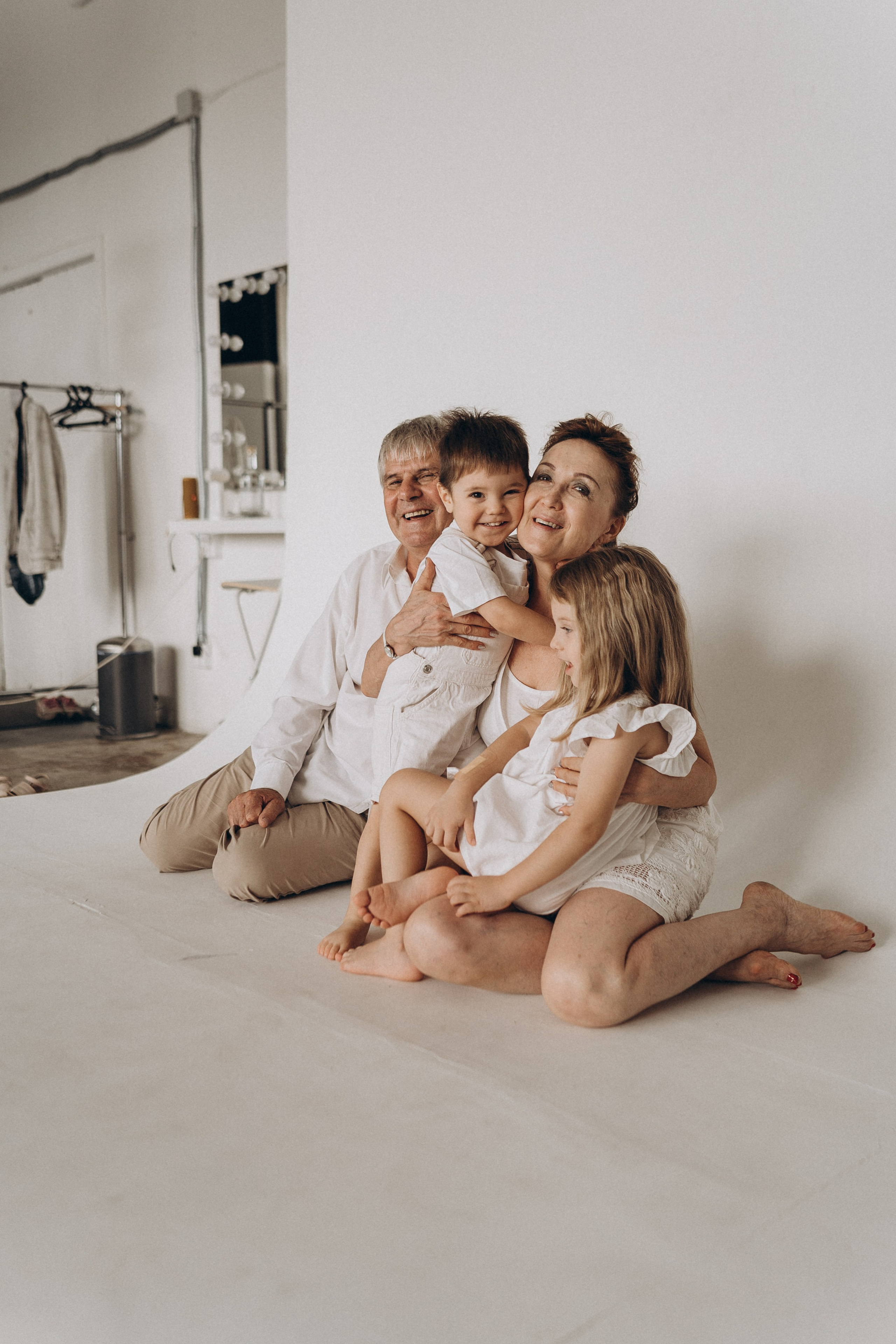 Лиам, Мила, Диана и родители. Семейный и домашний фотограф в Уфе Ирина Гарасюта