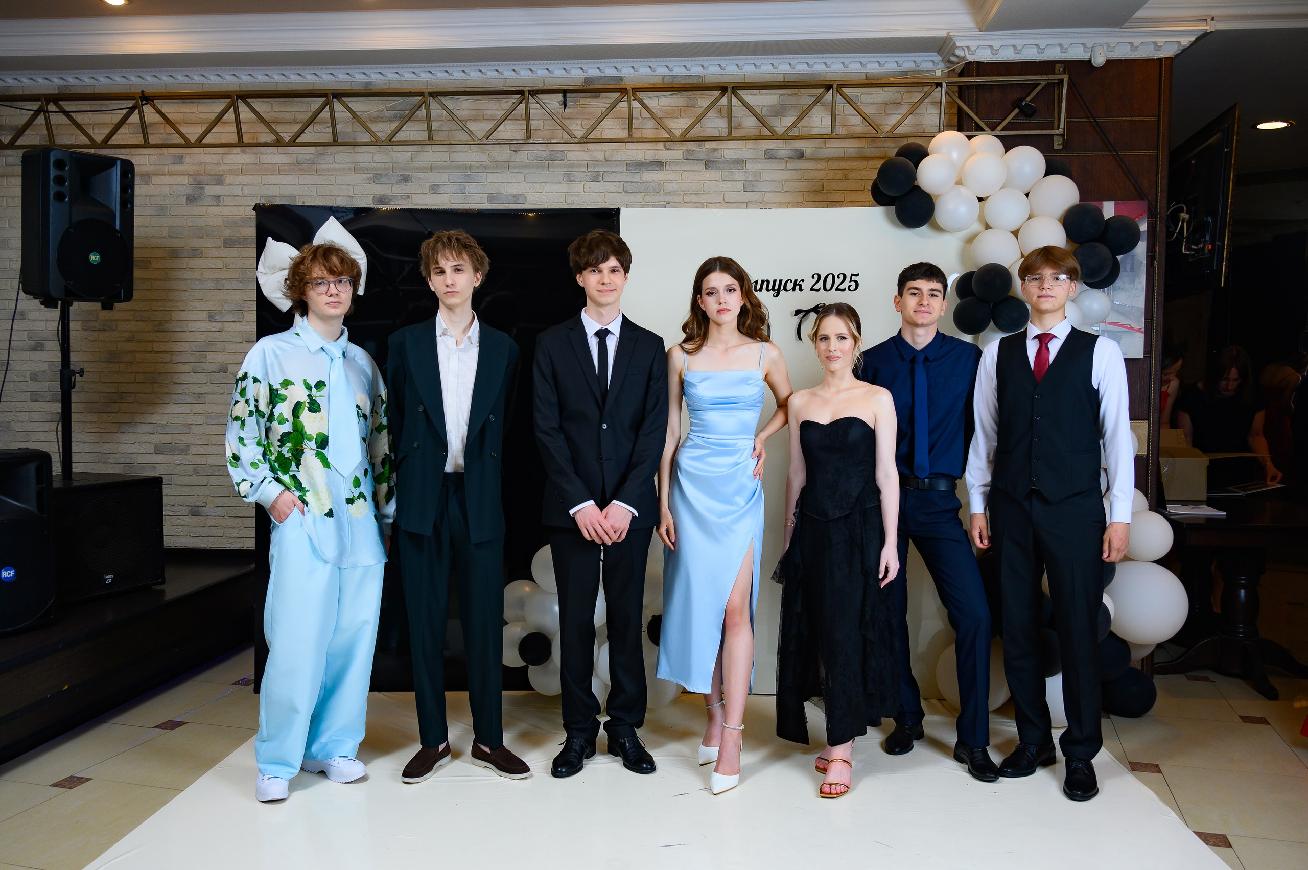 Выпускной 2025 11 кл. Семейный и детский фотограф в Новороссийске Лебедева Елена