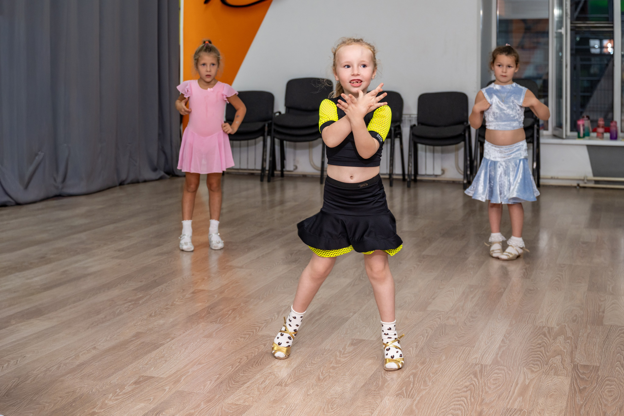 Группа 3-6 лет первый и второй год обучения. КонТакт — спортивные бальные танцы в Москве