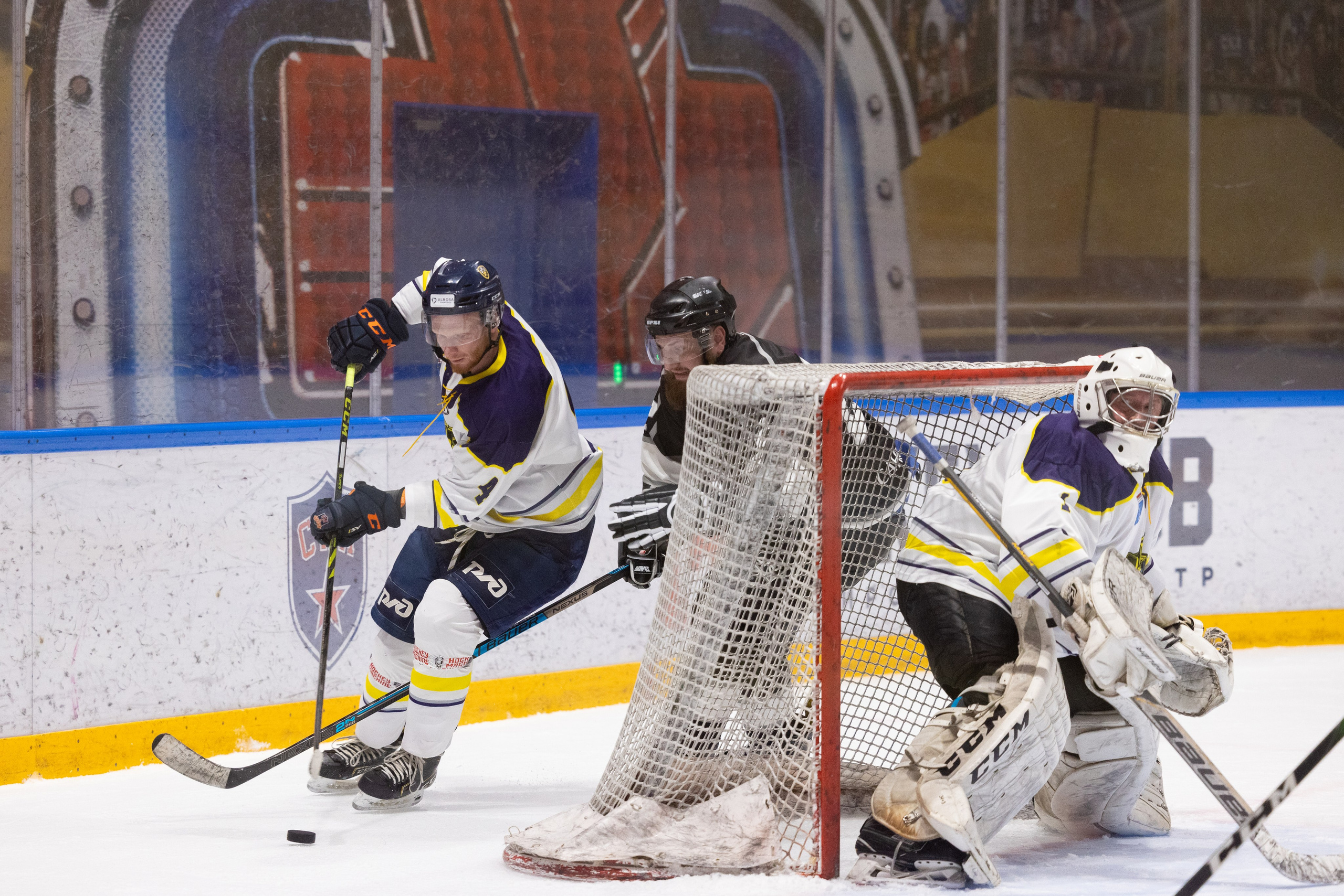 Бульдозер vs. LR-строй. Фотограф Александр Заломаев