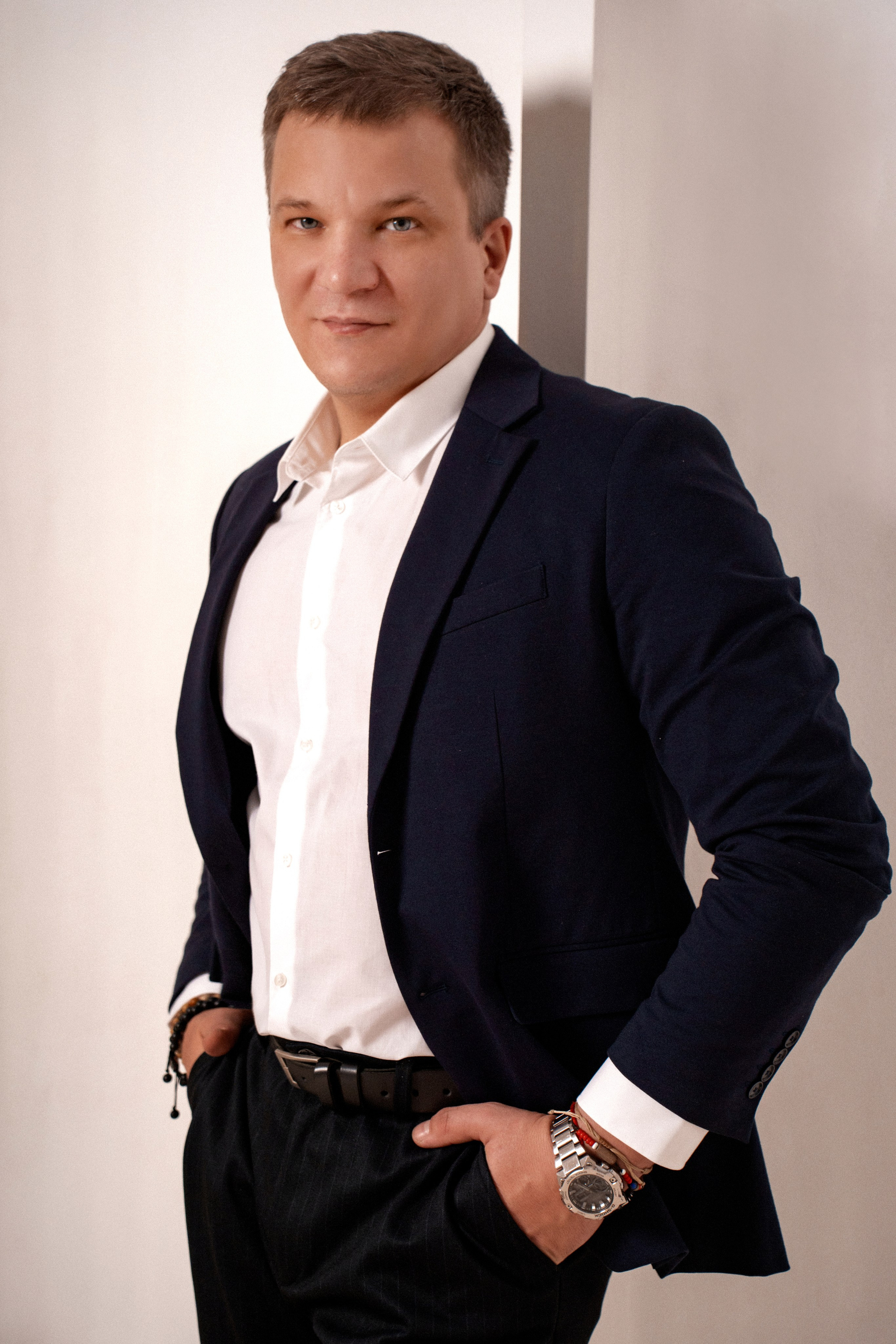 Деловые Портреты женщин и мужчин. Студийный и Рекламный Фотограф в Екатеринбурге Сергей Минин