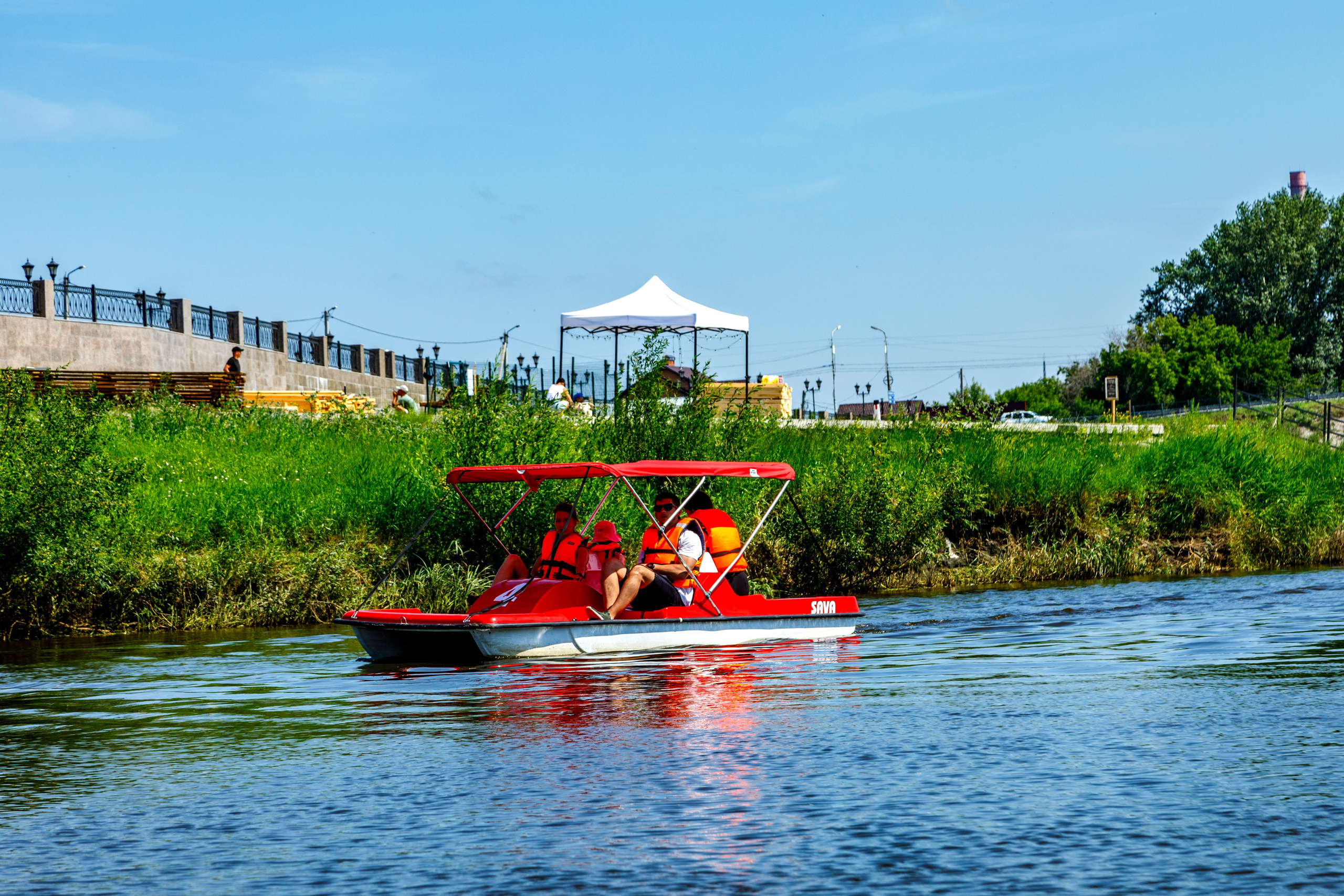 Прогулки по реке. Фотограф Андрей Гузеев