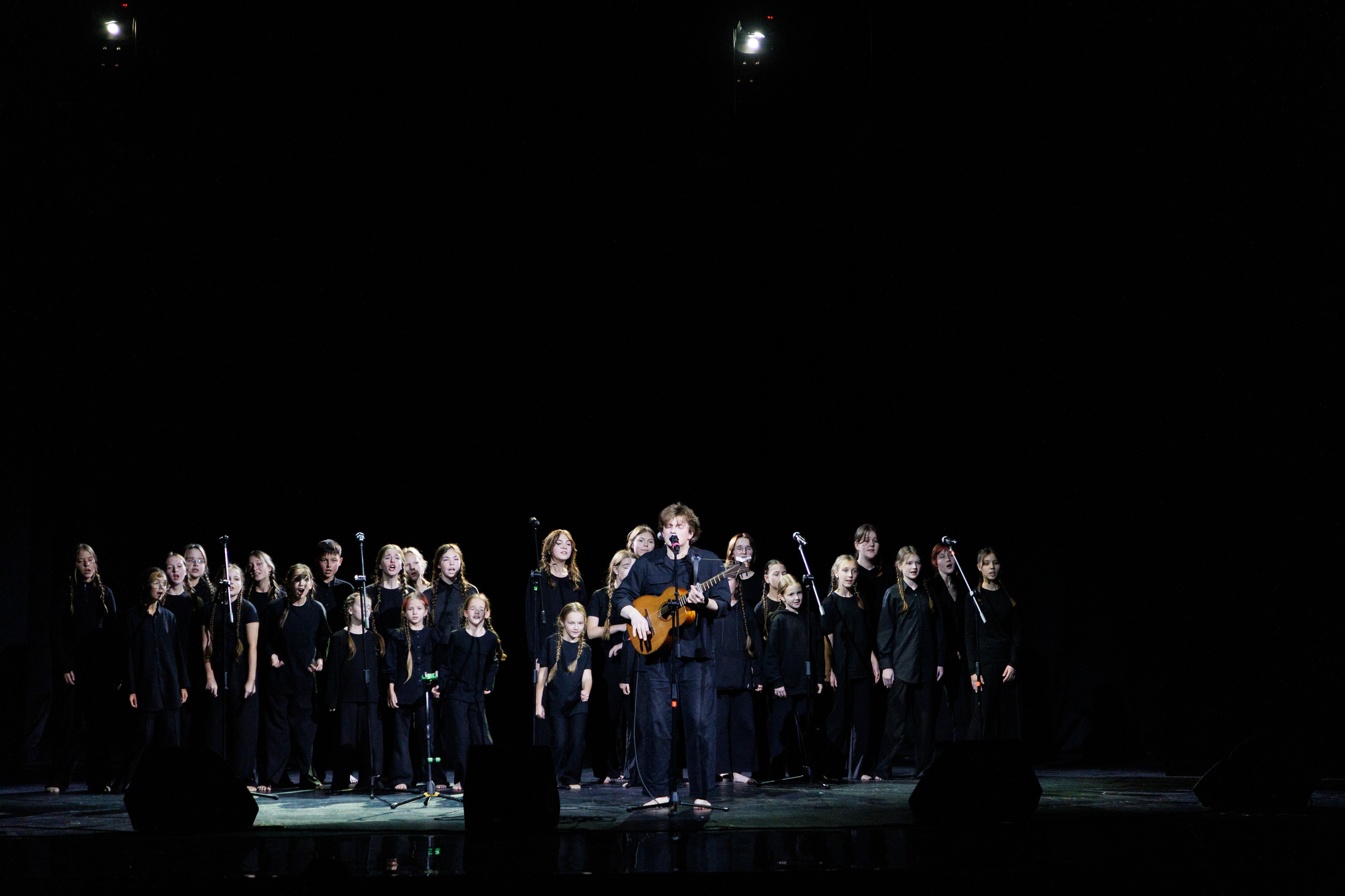 Выксунская премьера «Громко и Честно. Бонд с кнопкой». Фотограф городских и семейных событий Артем Карпухин