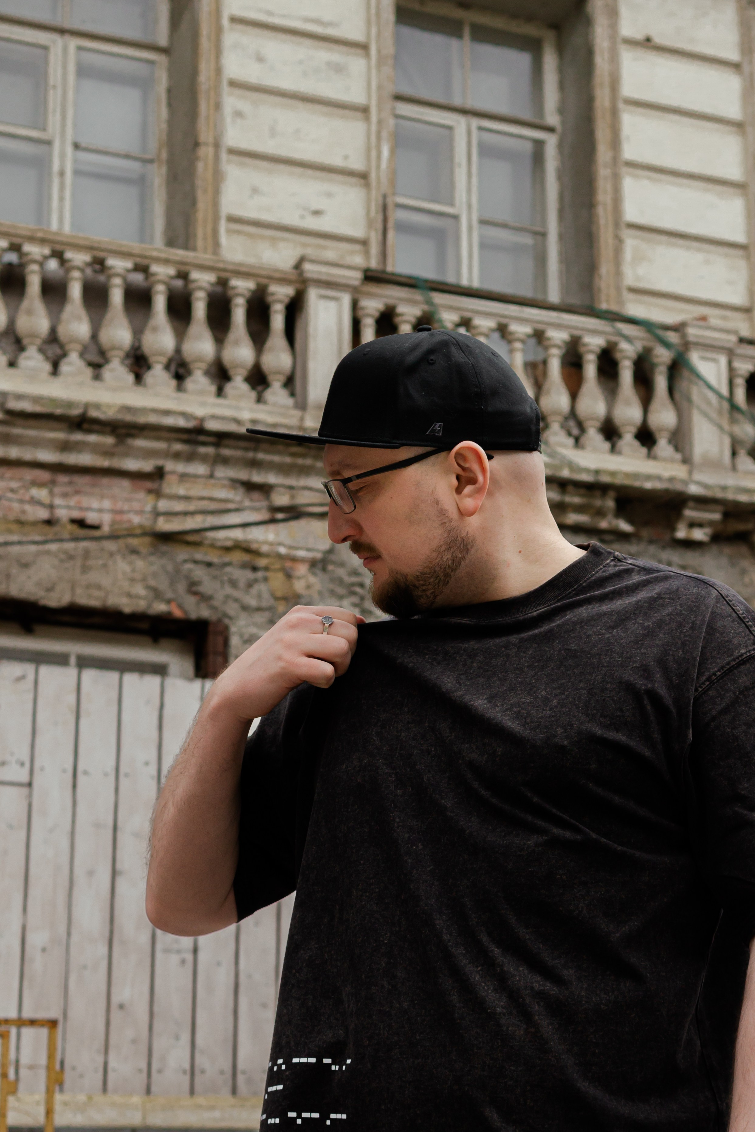 Съемка мерча БЛТ* Semiotica в городе. Фотограф-анималист Ксения Воробьева, Москва