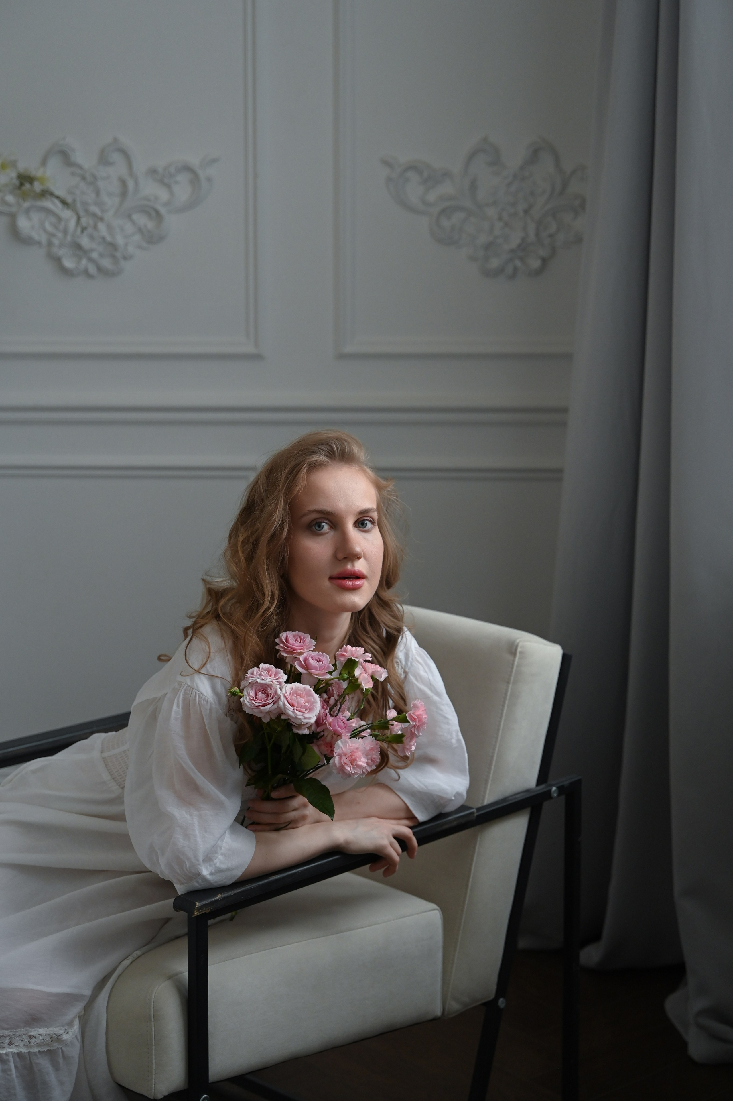 Женская фотосессия с цветами. Портретный фотограф в Москве Казьмина Олеся
