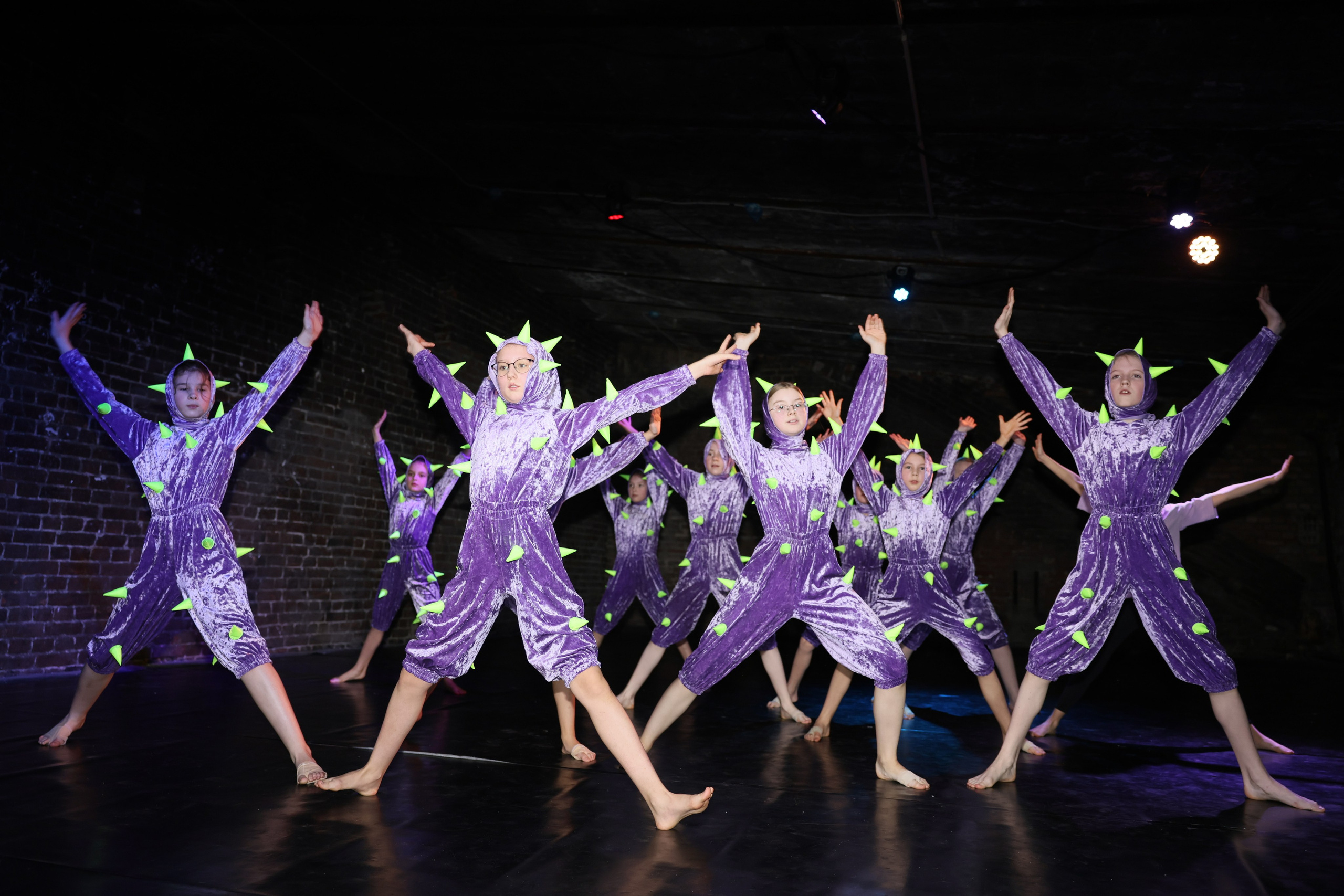 Новогодние танцы. Главная