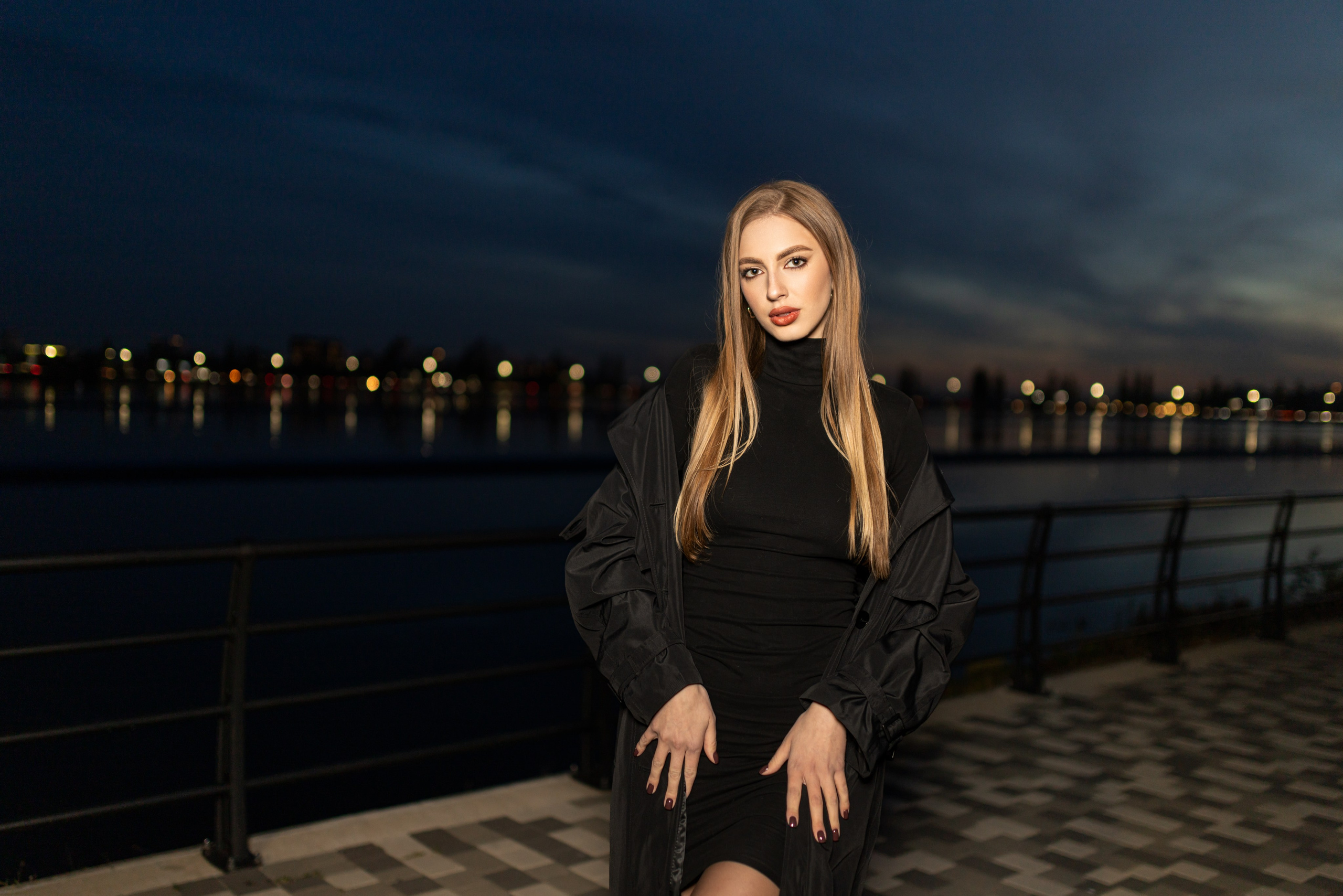 Вечерняя съемка с Ксенией на улице с импульсным светом для «себя». Дмитрий Шульгин, портретный фотограф в Воронеже