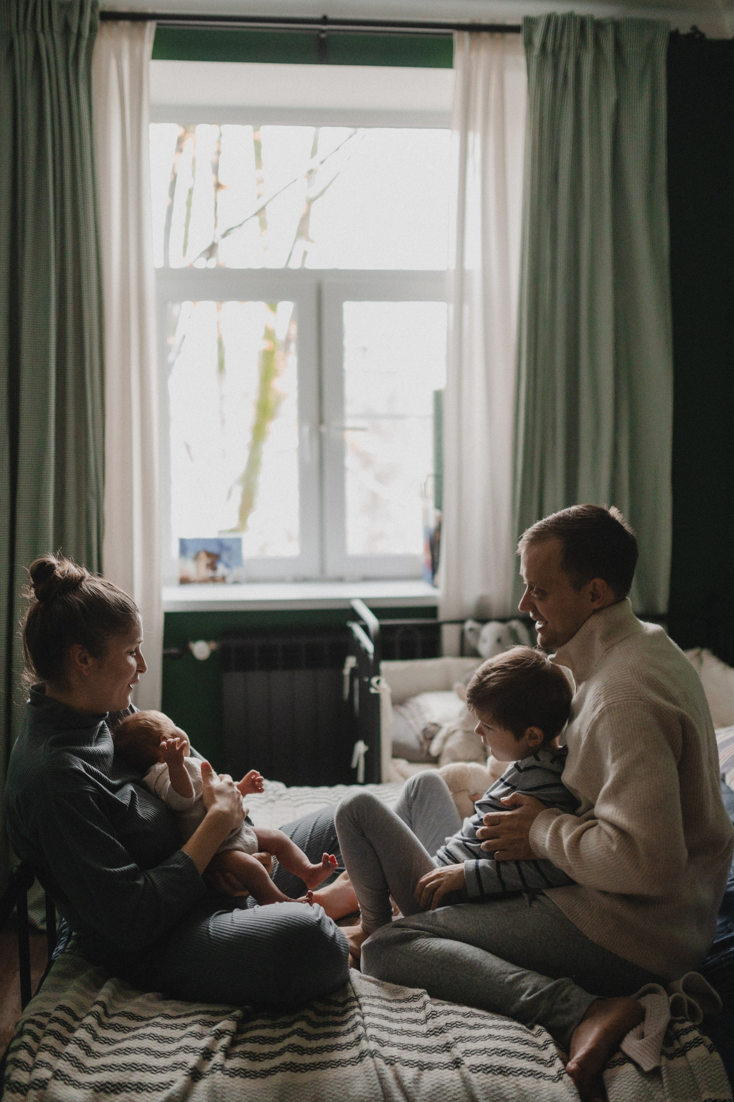 Дима, Нелли, Марк, Нина и Кира дома. Семейный и свадебный lifestyle-фотограф в Москве Мария Петрова